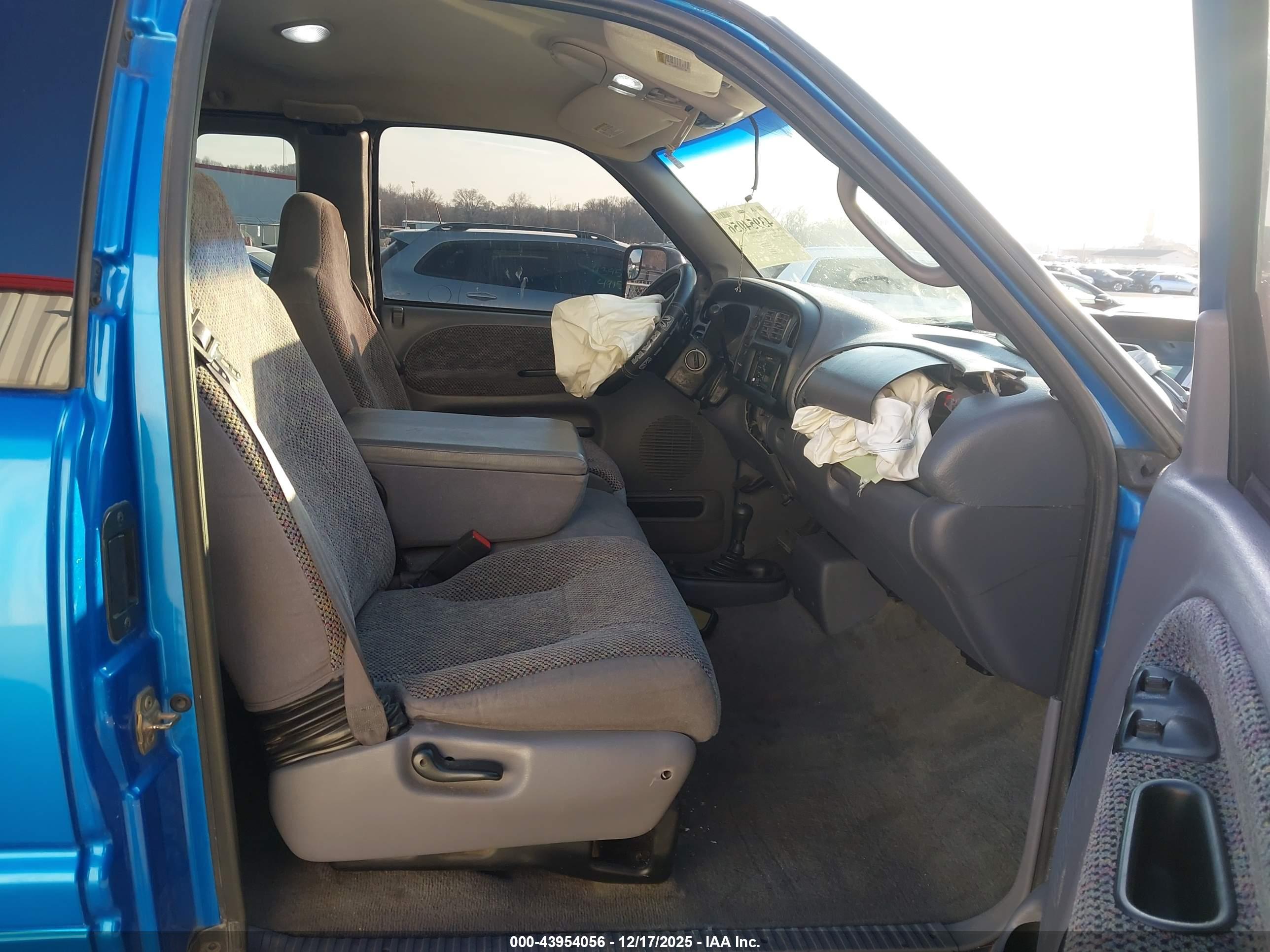 DODGE RAM image 5