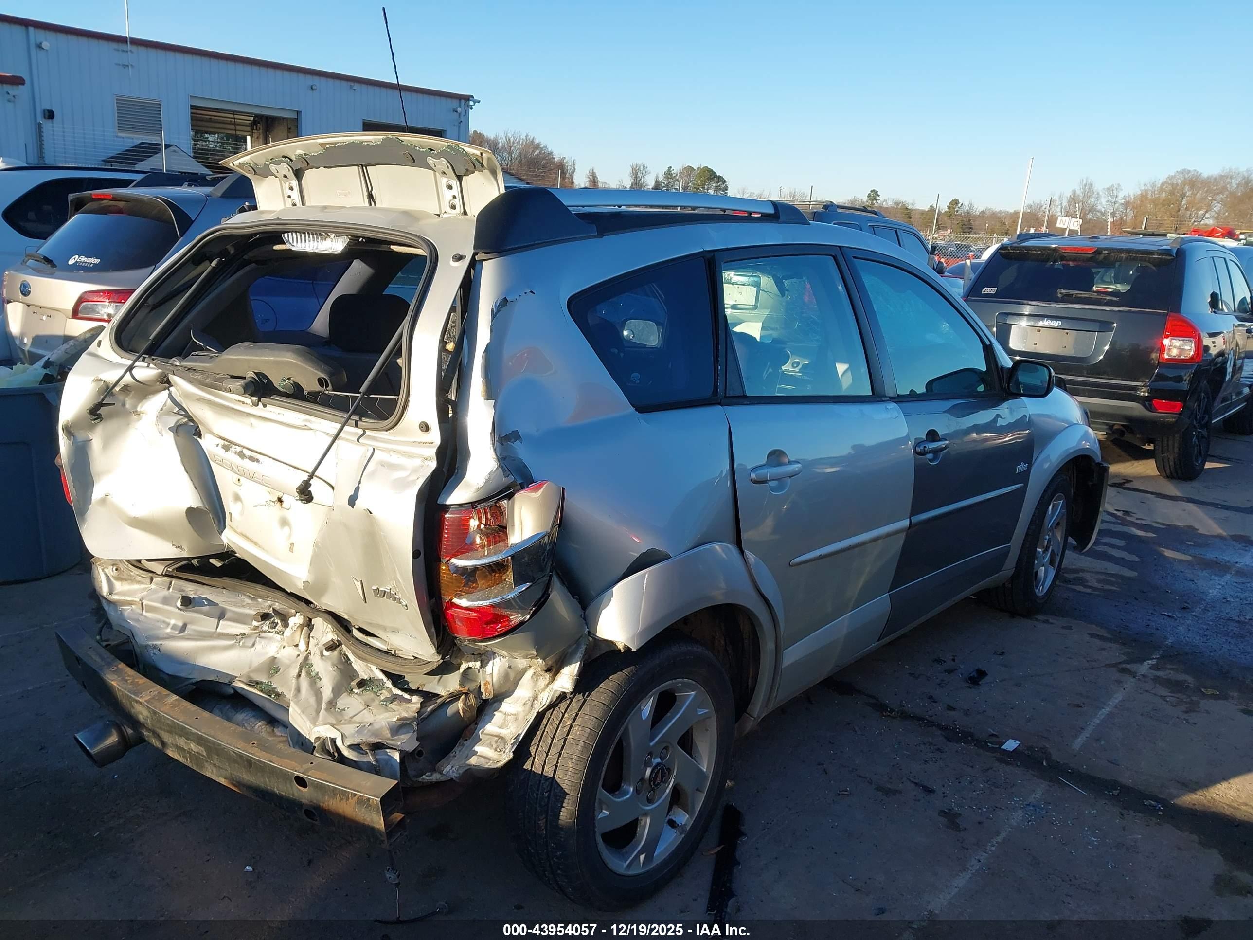 PONTIAC VIBE image 4