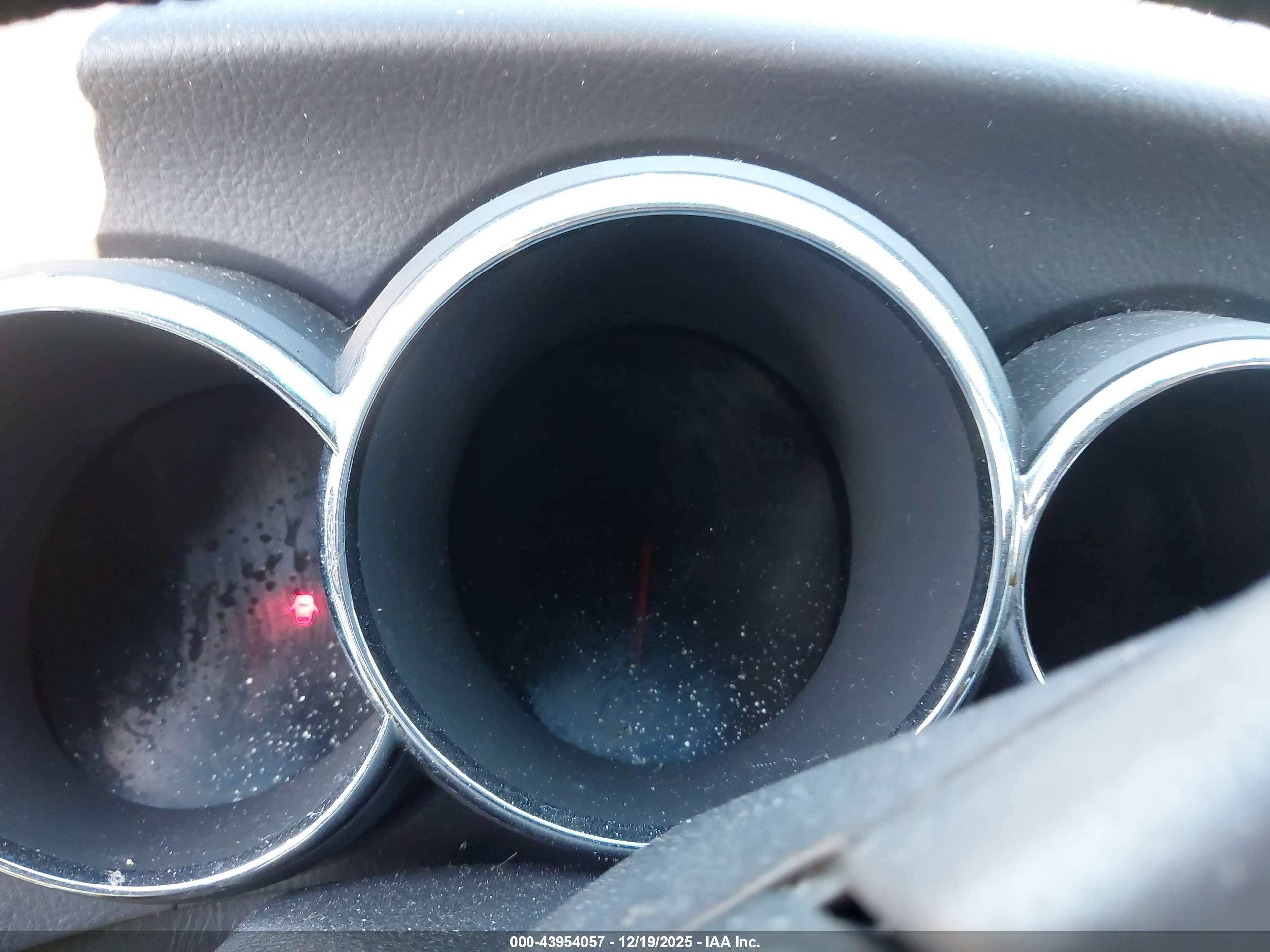 PONTIAC VIBE image 7