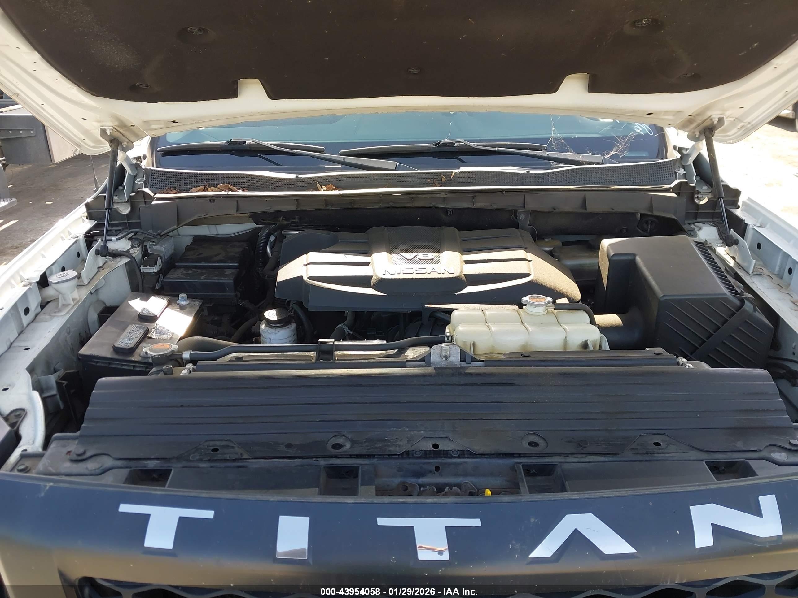 NISSAN TITAN image 10