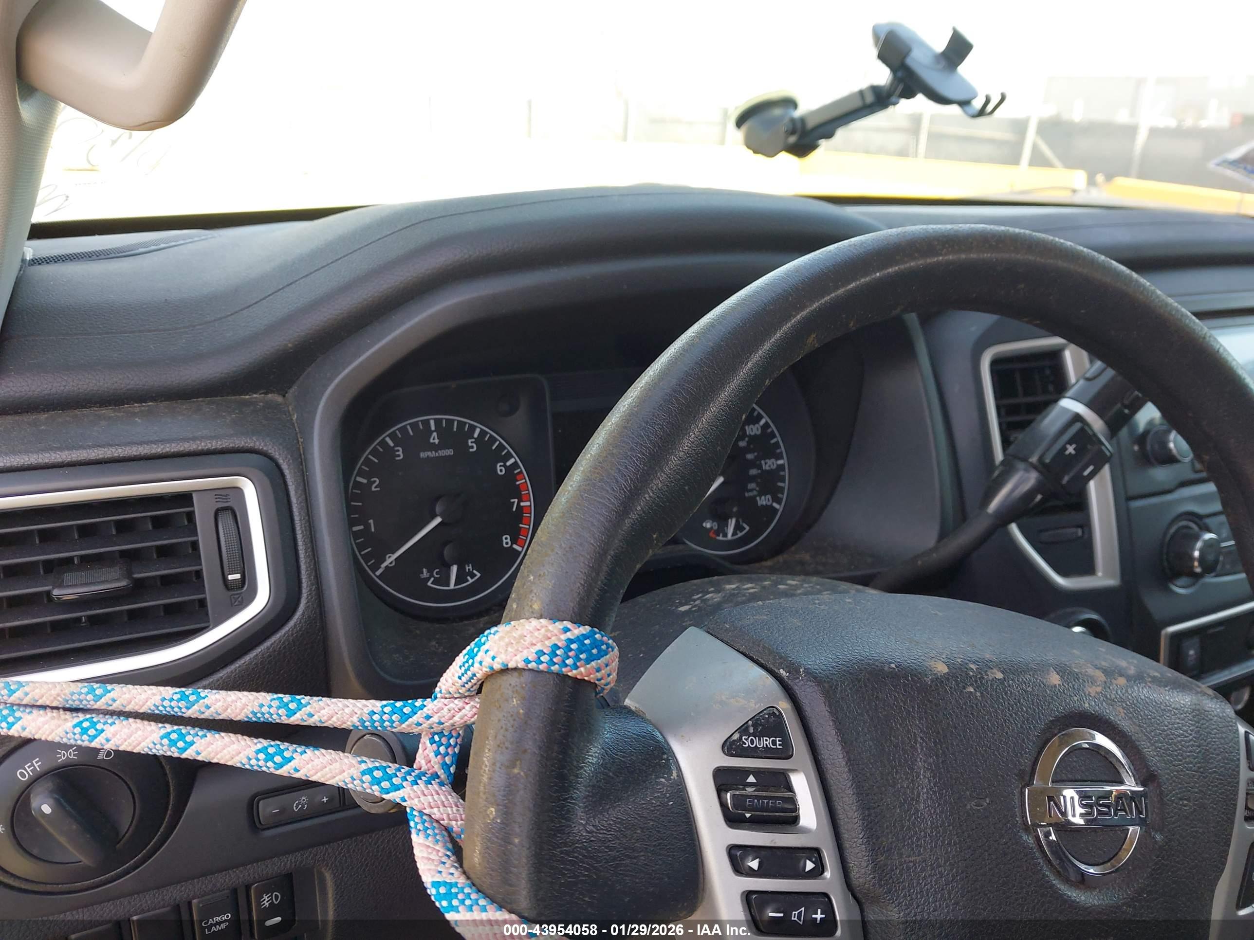 NISSAN TITAN image 7