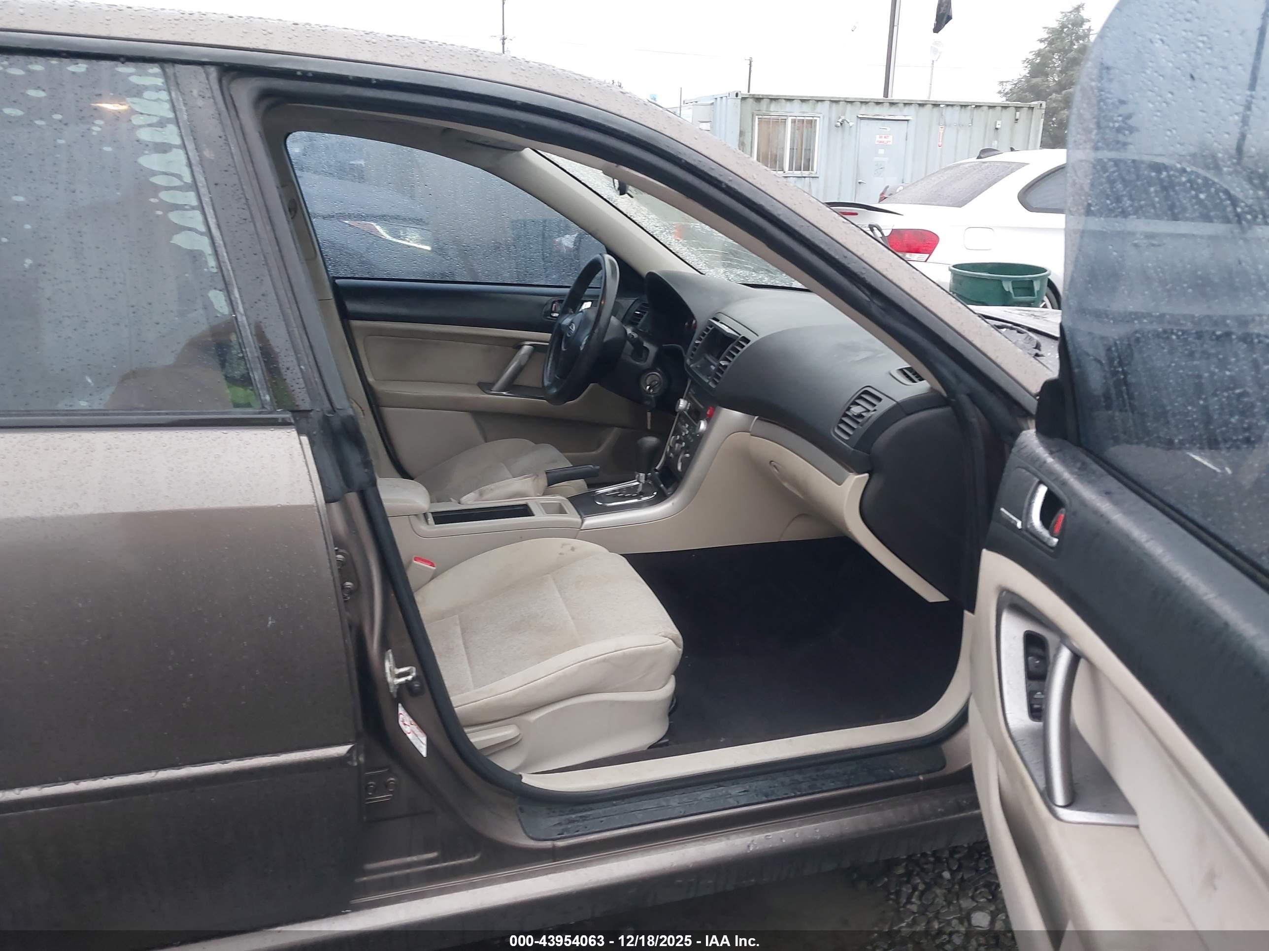 SUBARU LEGACY image 5