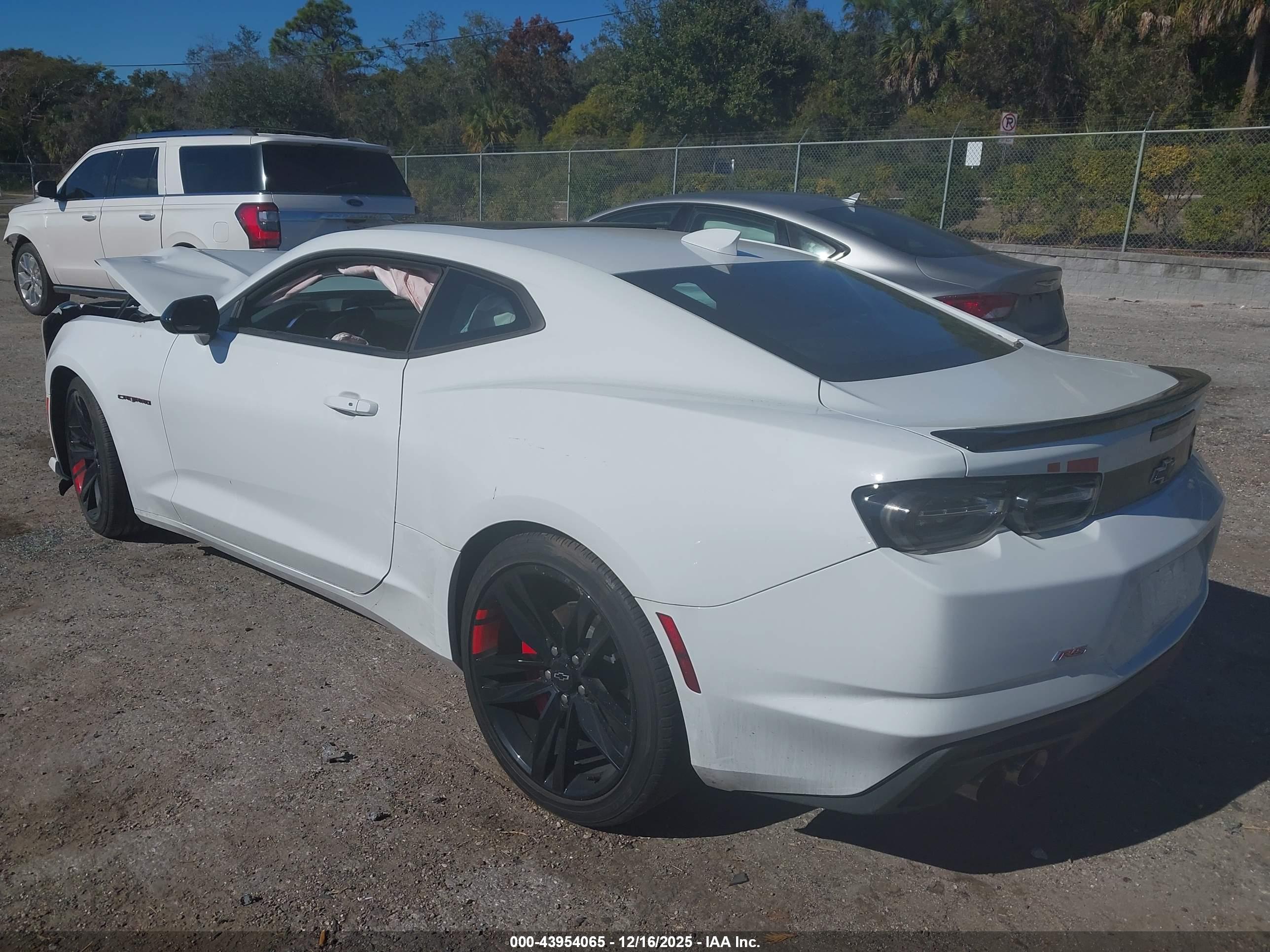 CHEVROLET CAMARO image 3