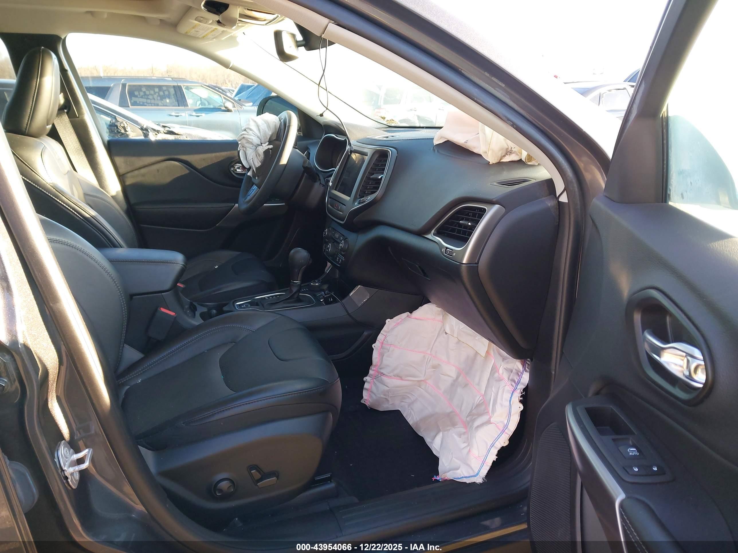 JEEP CHEROKEE image 5