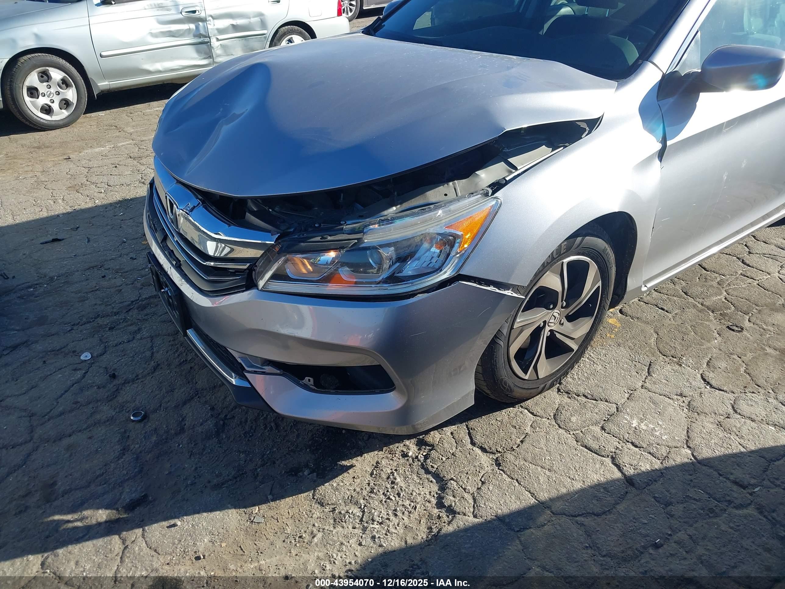 HONDA ACCORD image 6
