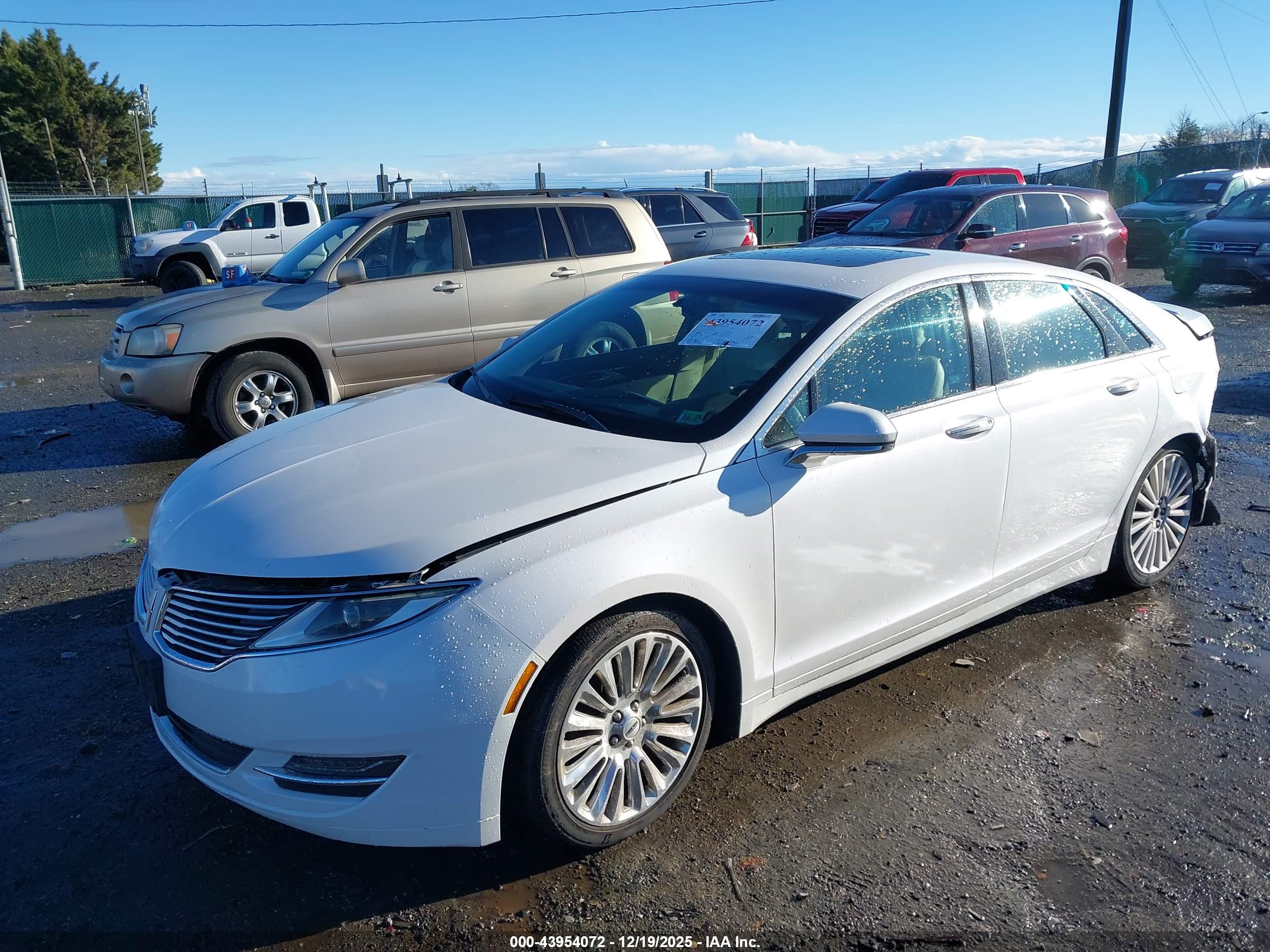 LINCOLN MKZ image 2