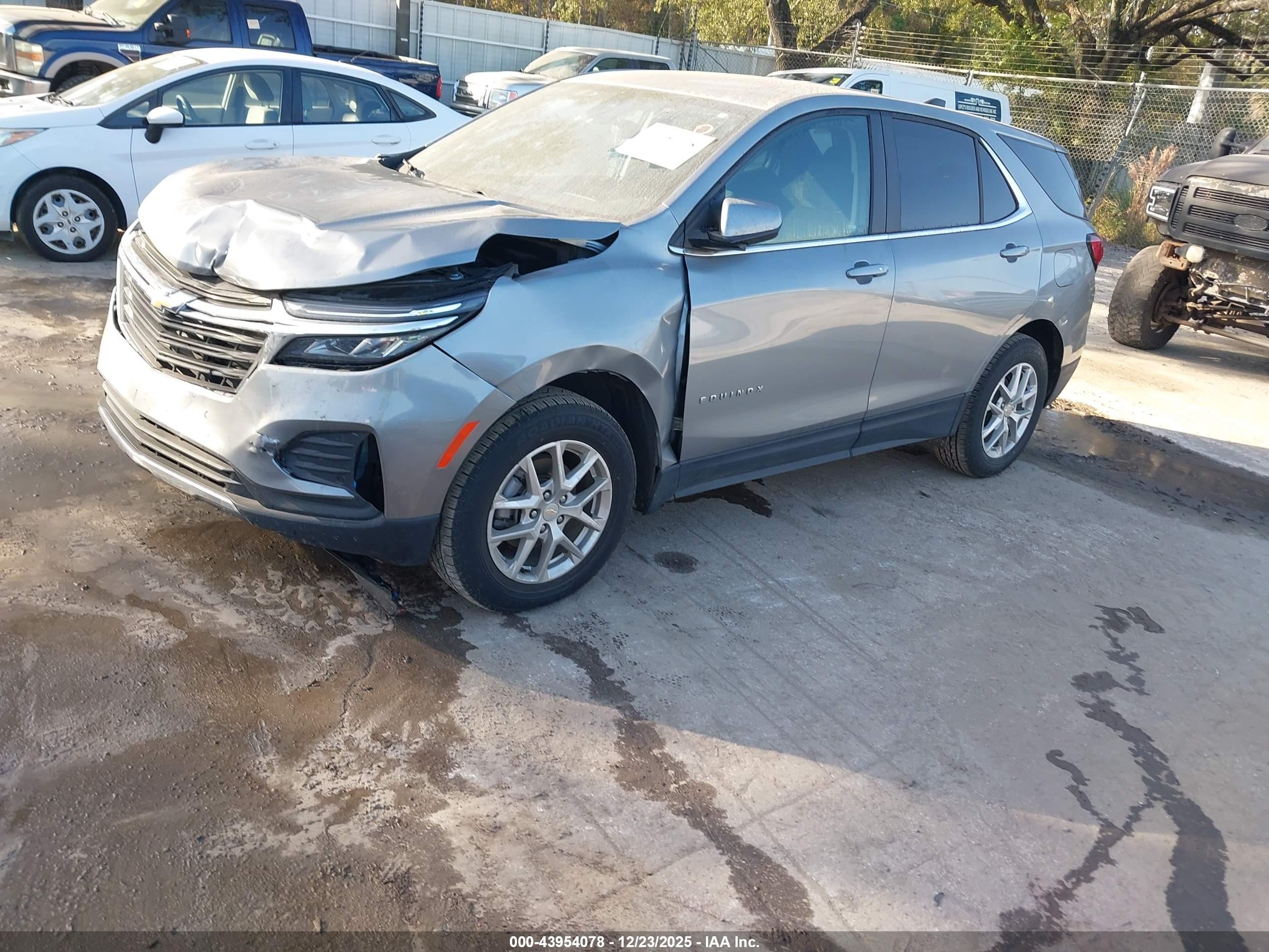 CHEVROLET EQUINOX image 2