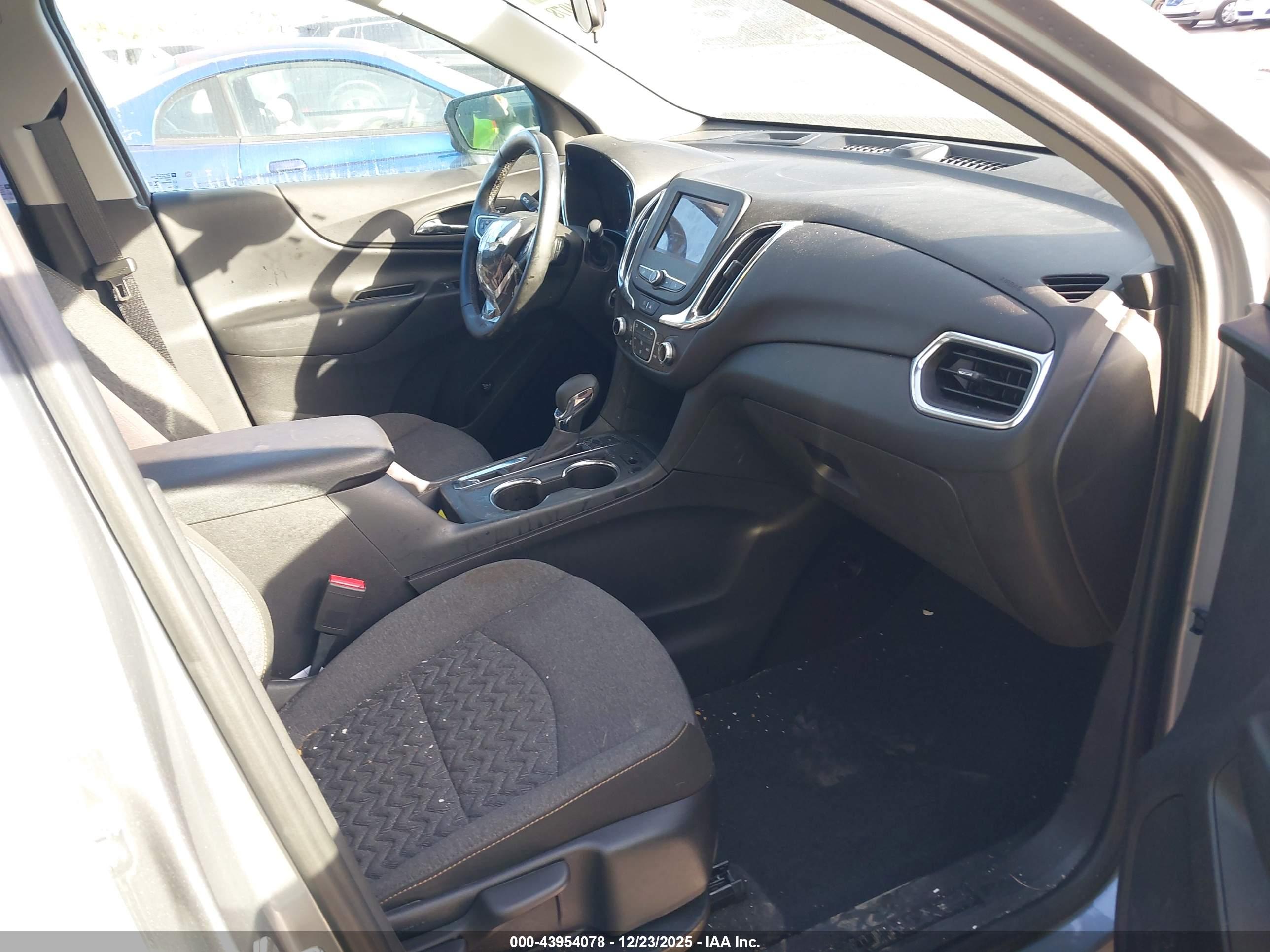 CHEVROLET EQUINOX image 5