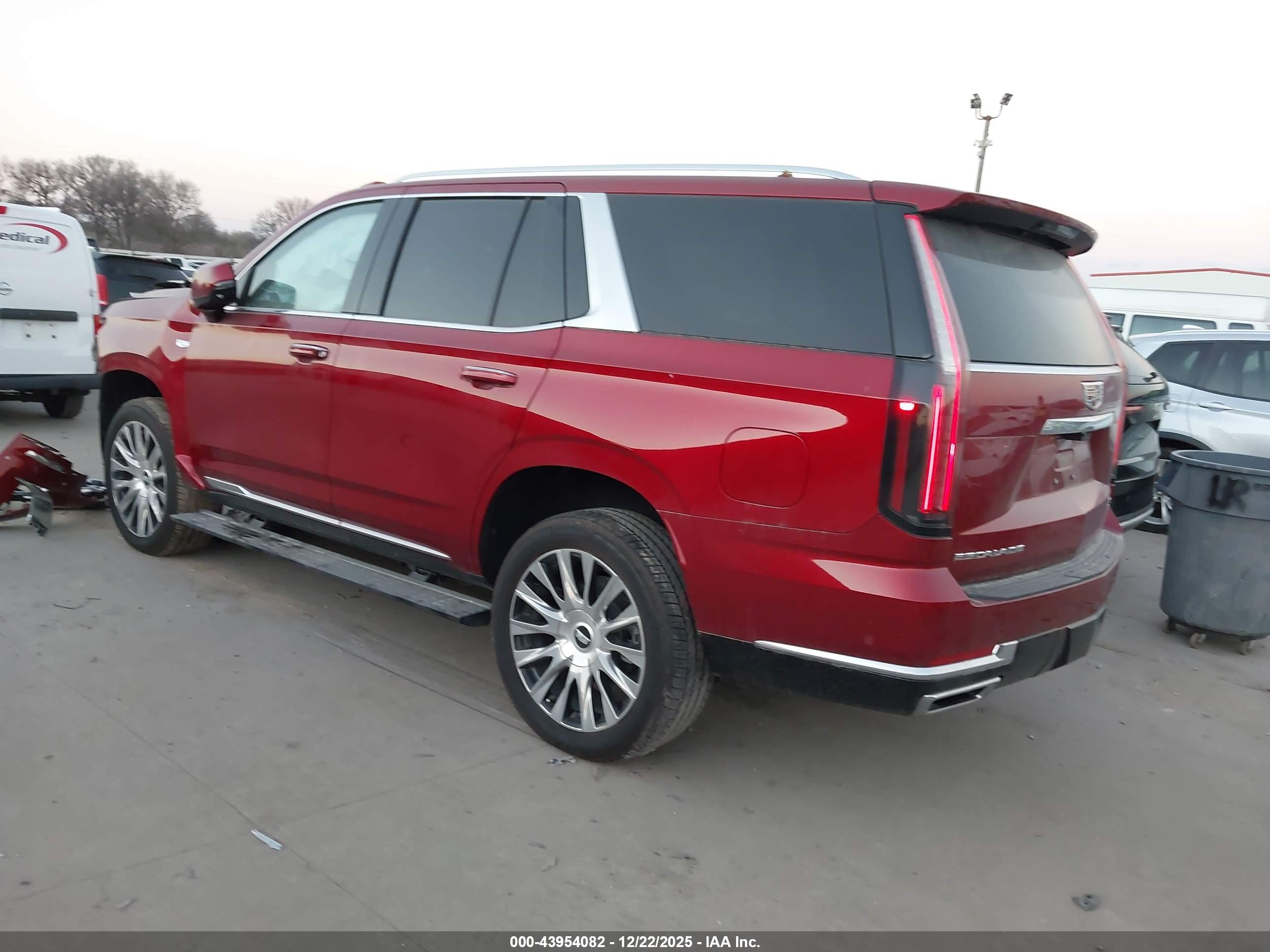 CADILLAC ESCALADE image 3