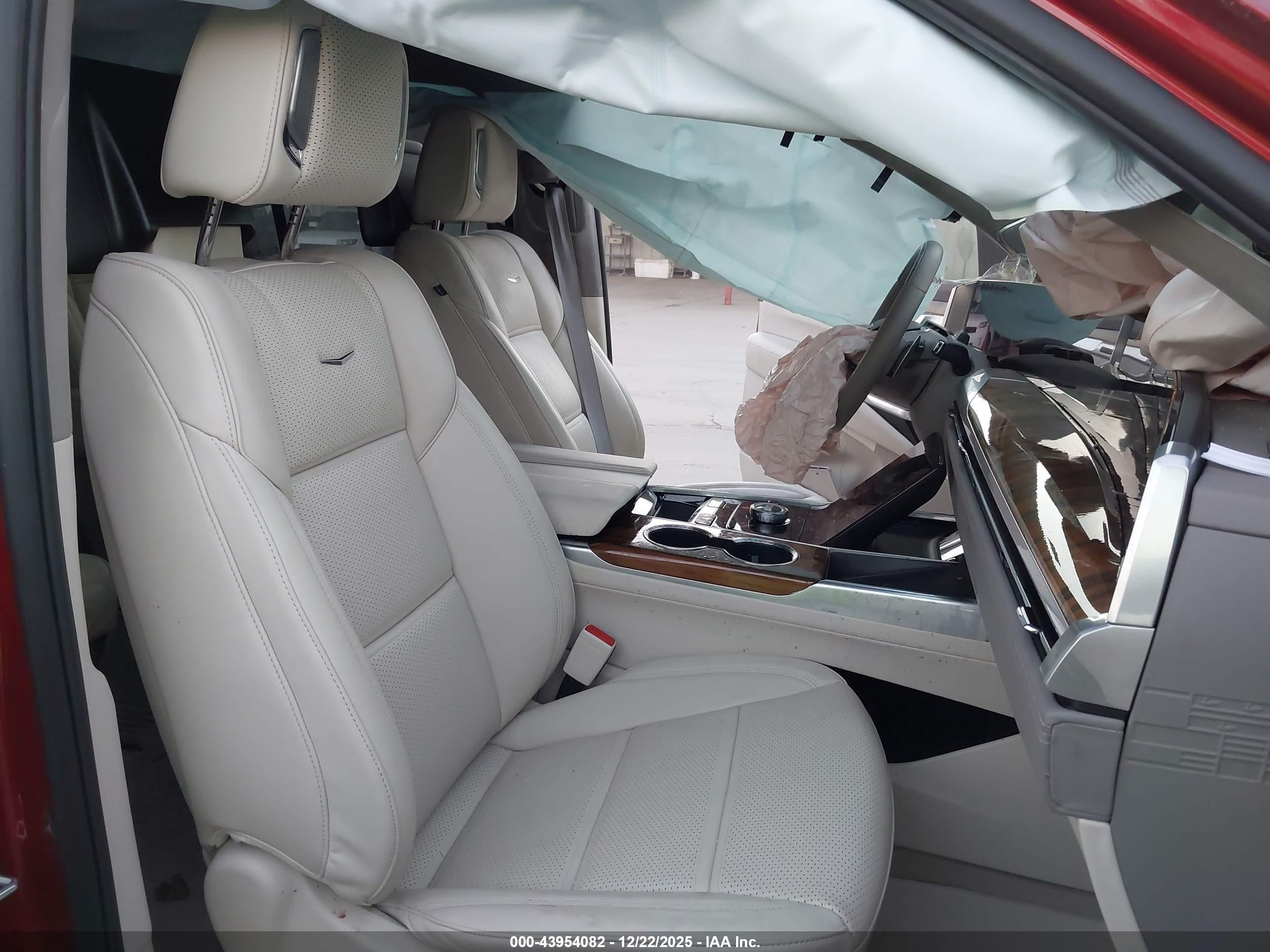 CADILLAC ESCALADE image 5