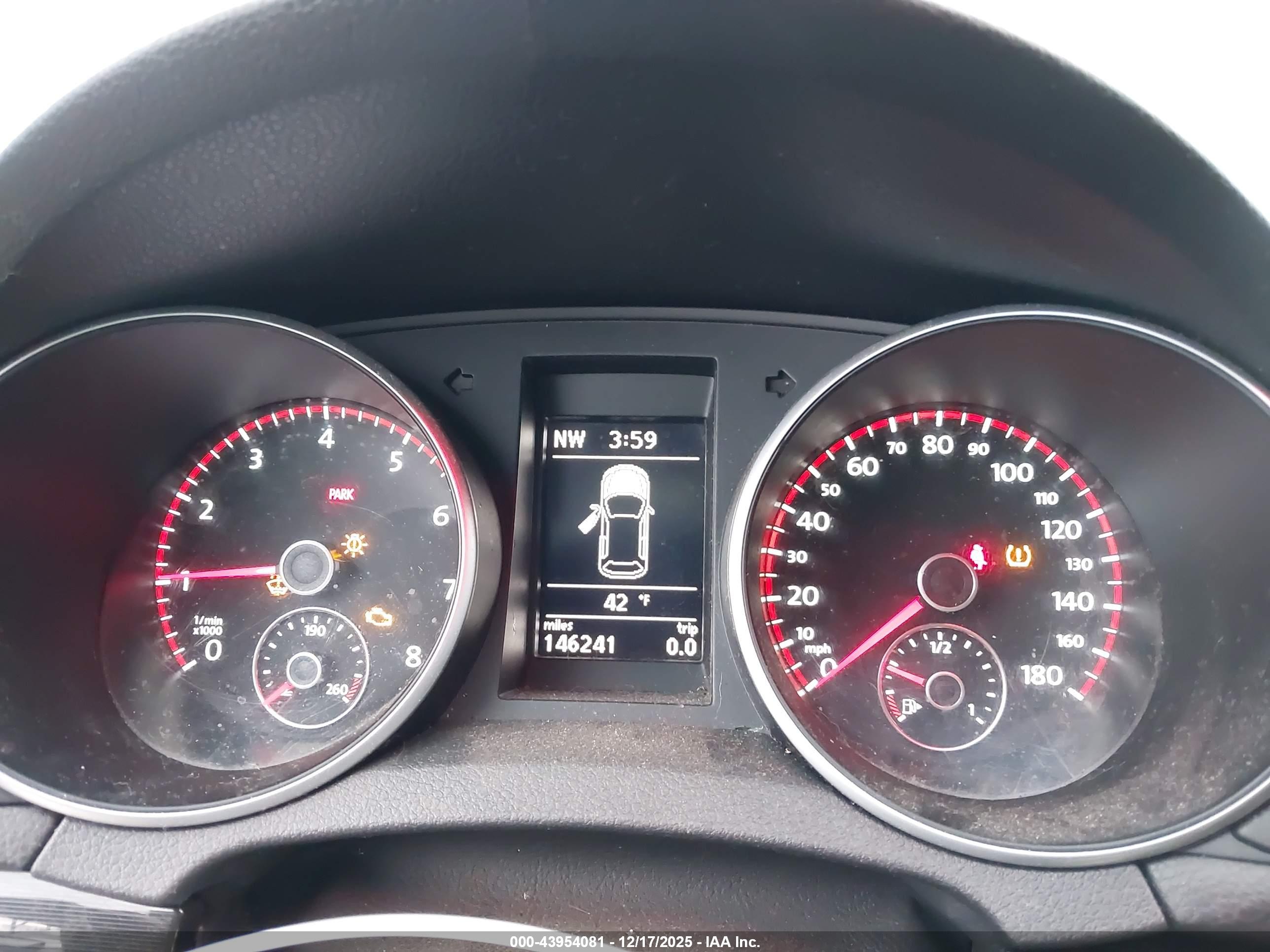 VOLKSWAGEN GTI image 7