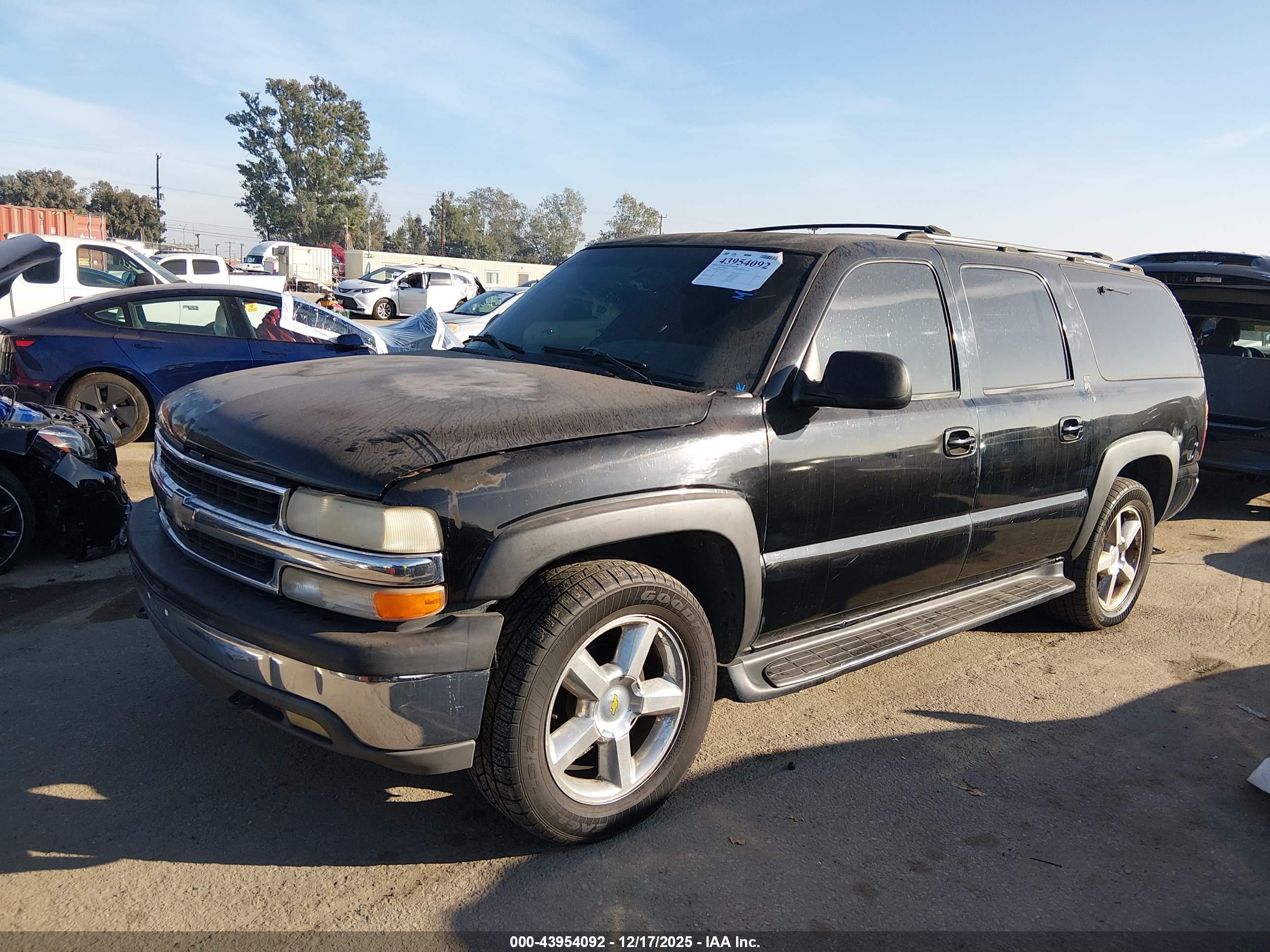 CHEVROLET SUBURBAN image 2