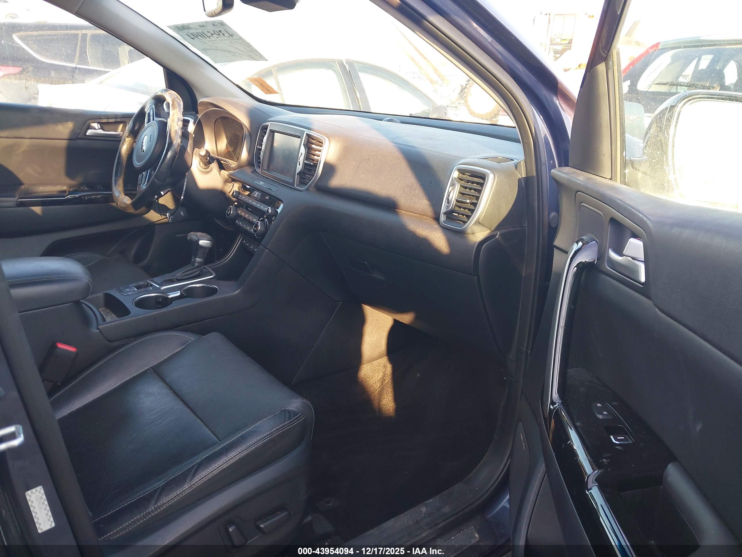 KIA SPORTAGE image 5