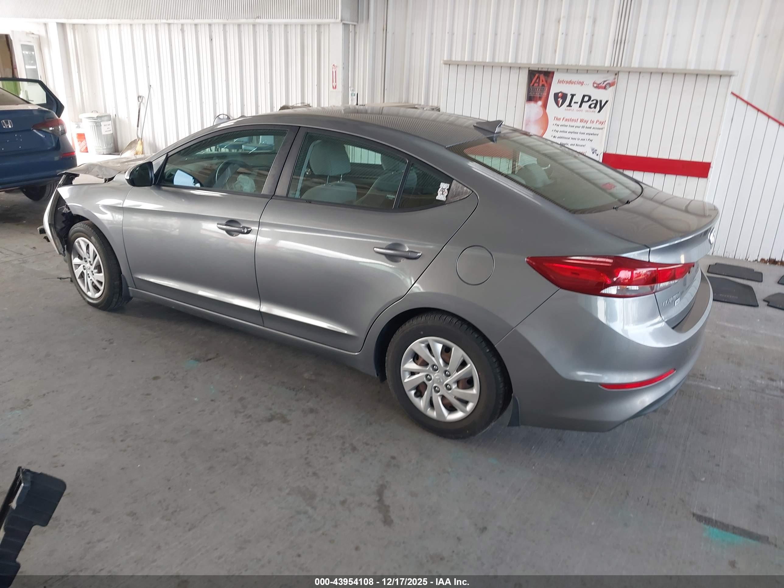 HYUNDAI ELANTRA image 3