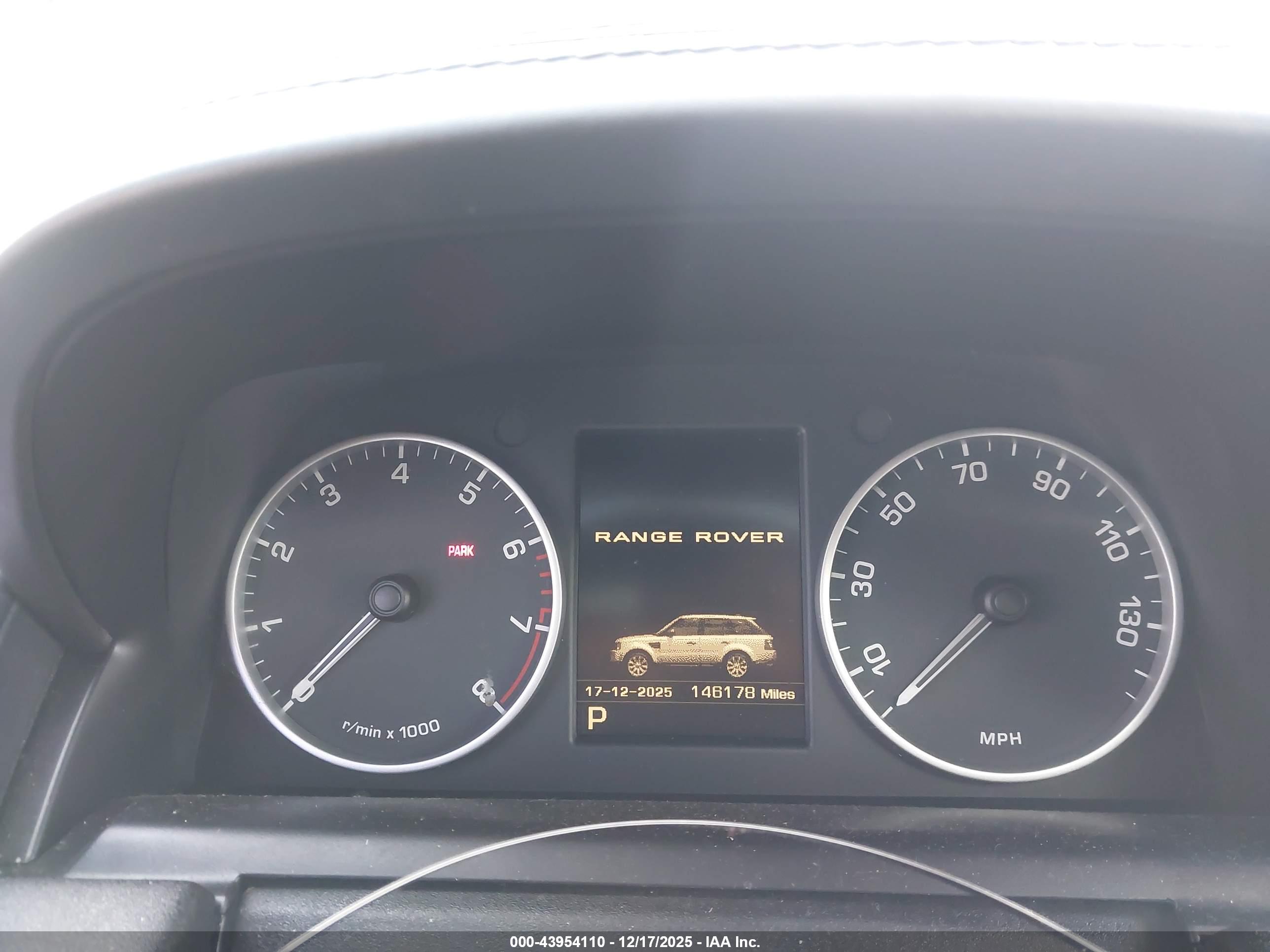 LAND ROVER image 7