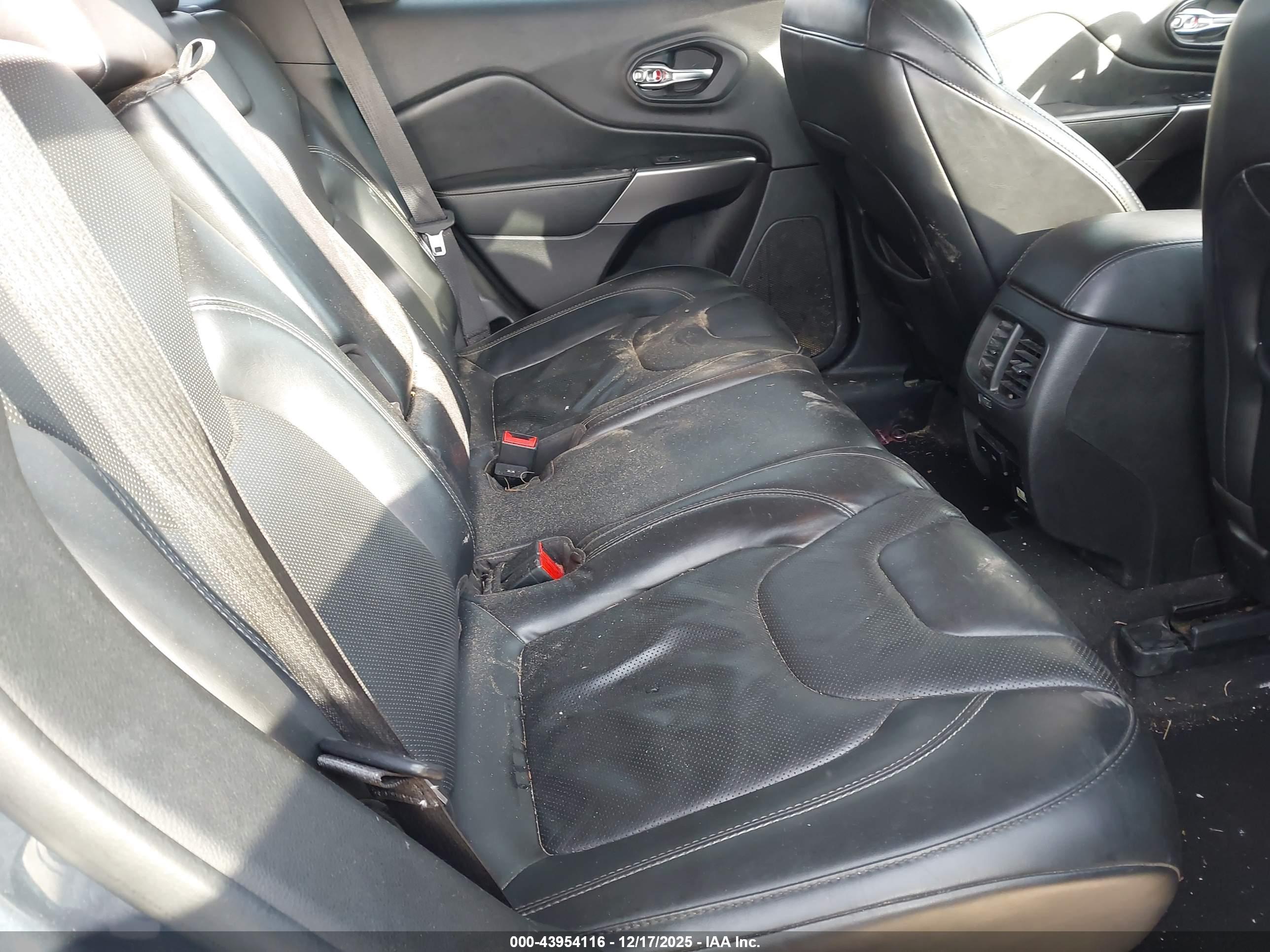 JEEP CHEROKEE image 8