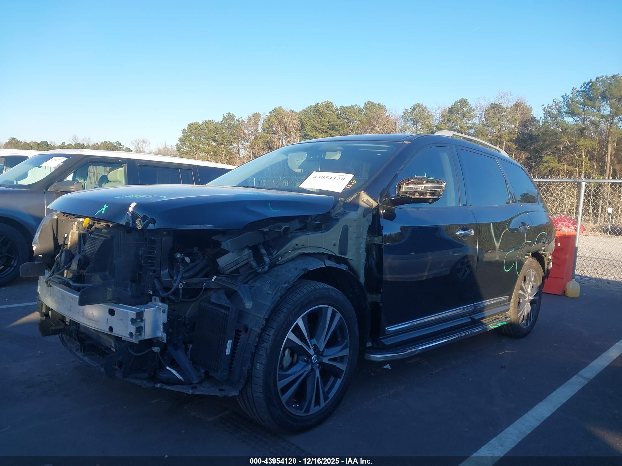 NISSAN PATHFINDER image 2