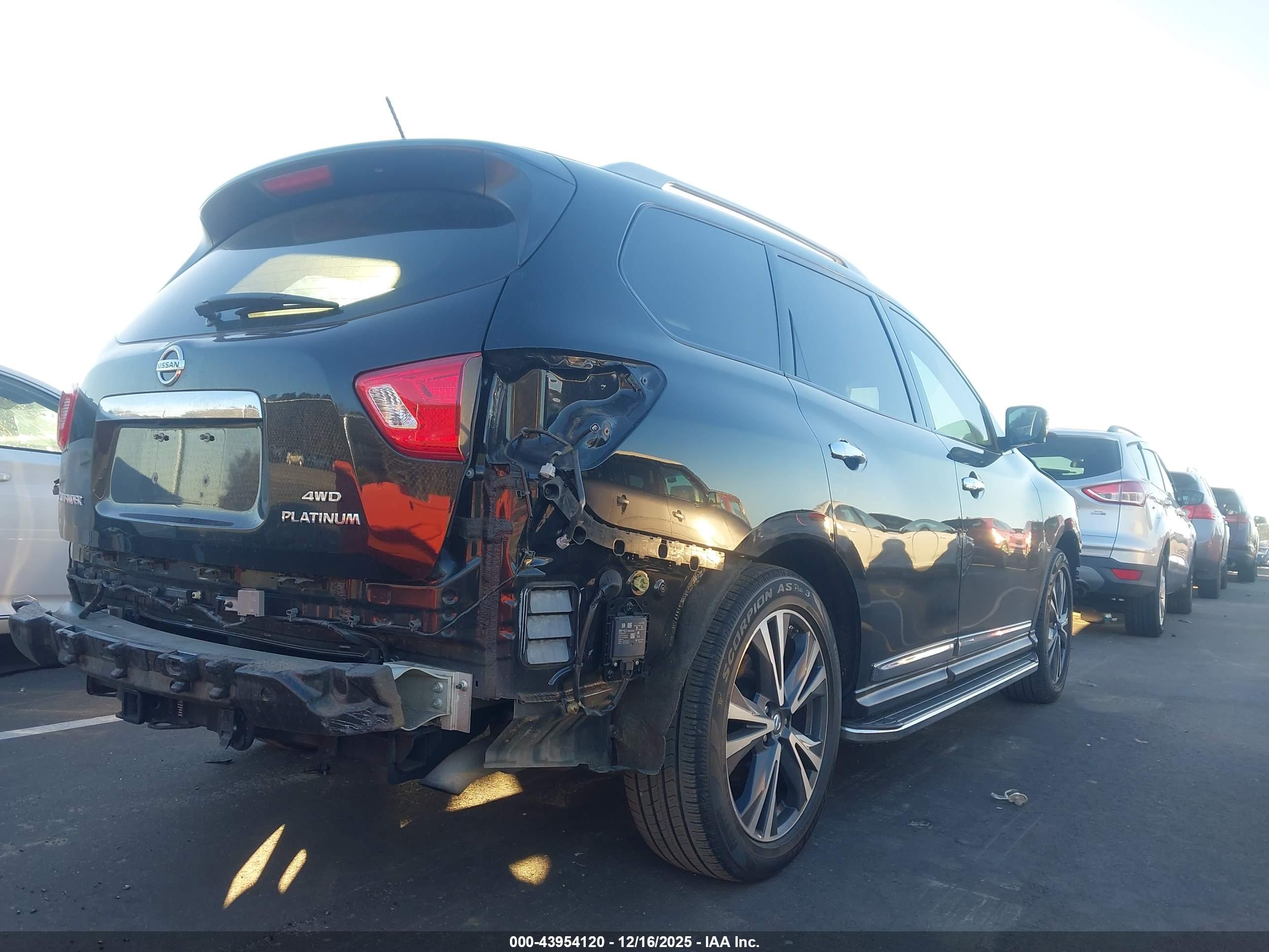 NISSAN PATHFINDER image 4