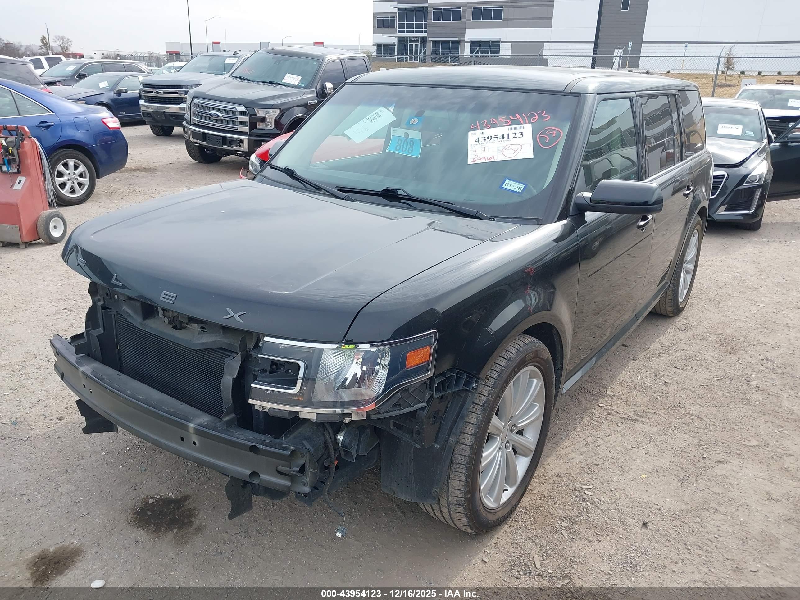 FORD FLEX image 2