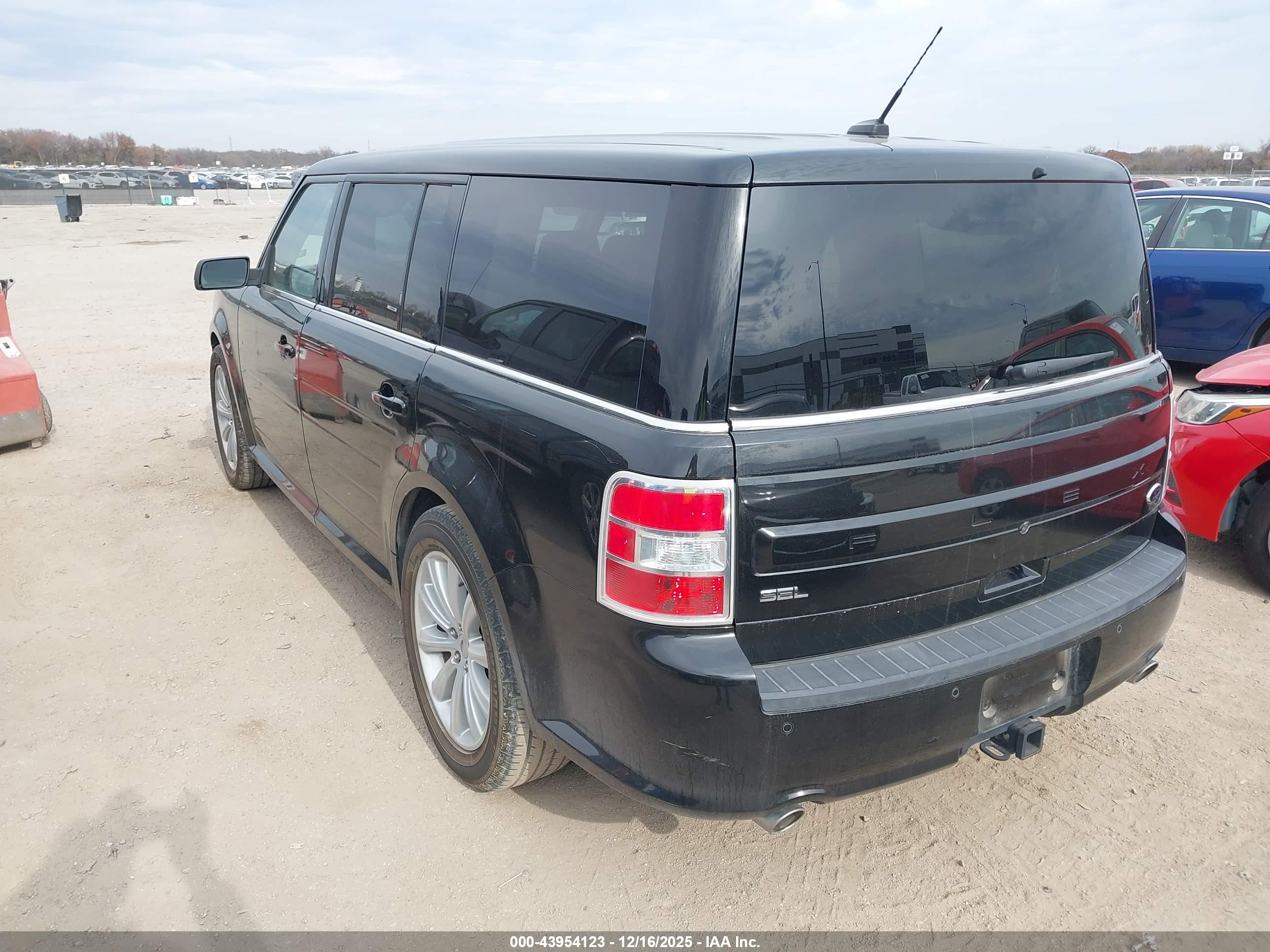 FORD FLEX image 3