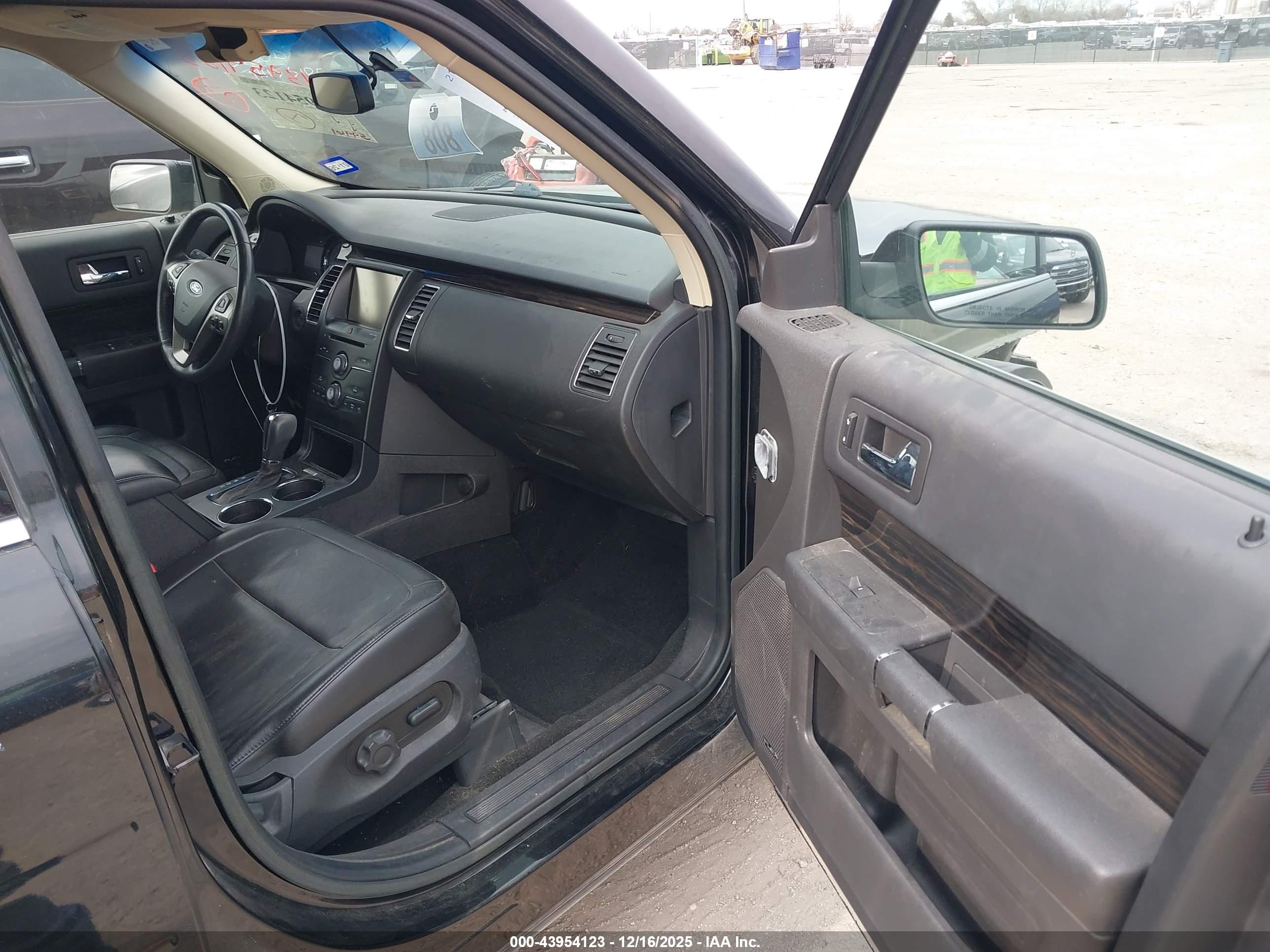 FORD FLEX image 5