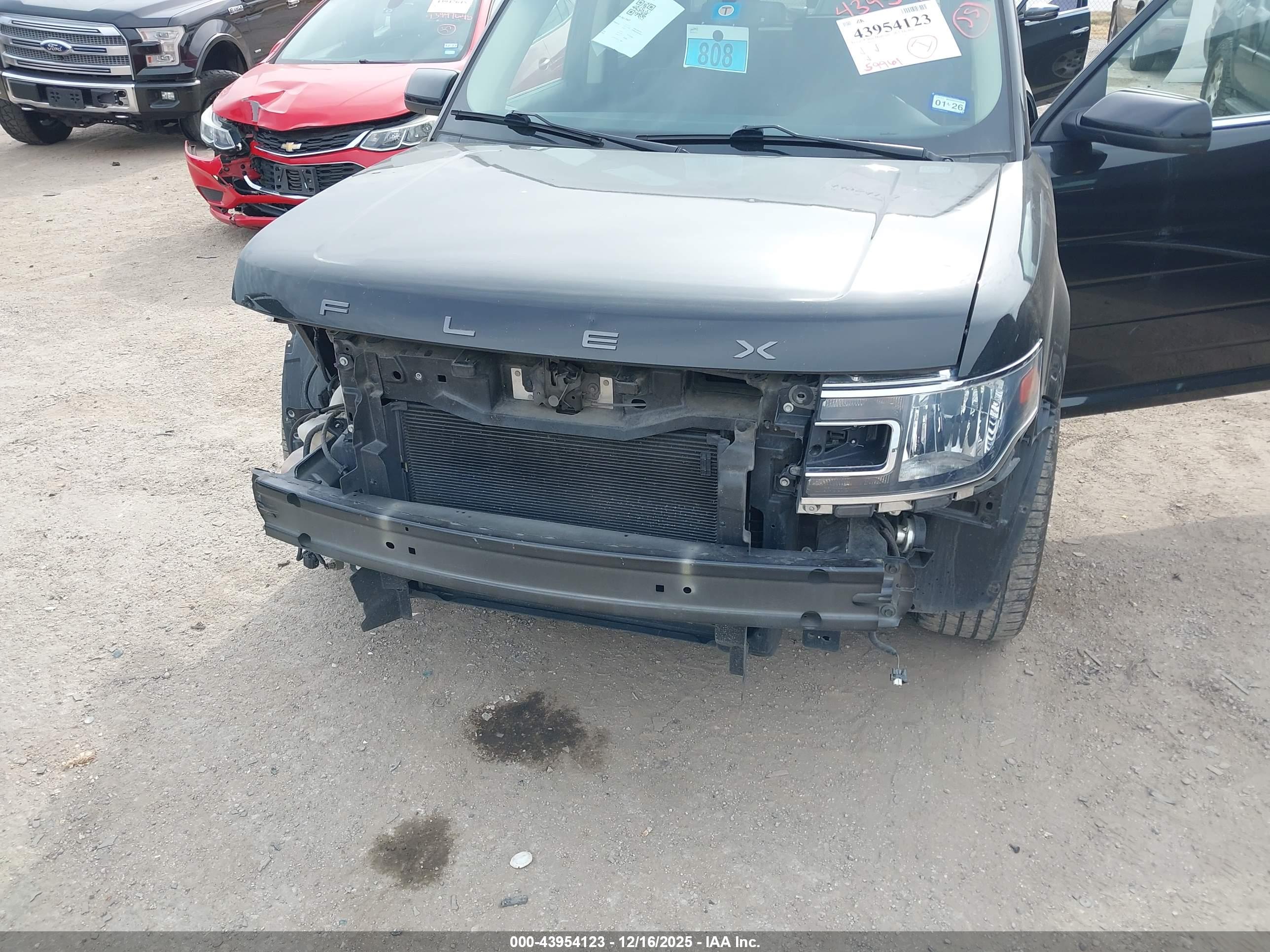 FORD FLEX image 6