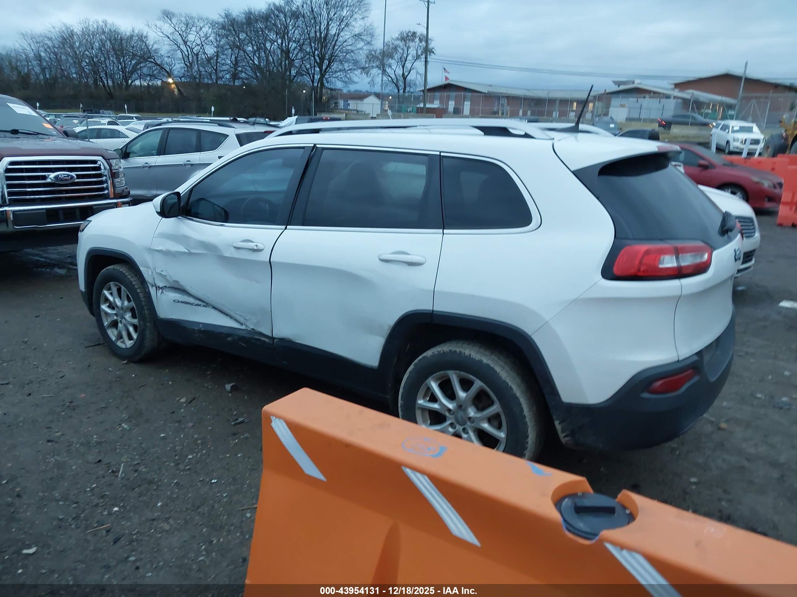 JEEP CHEROKEE image 3
