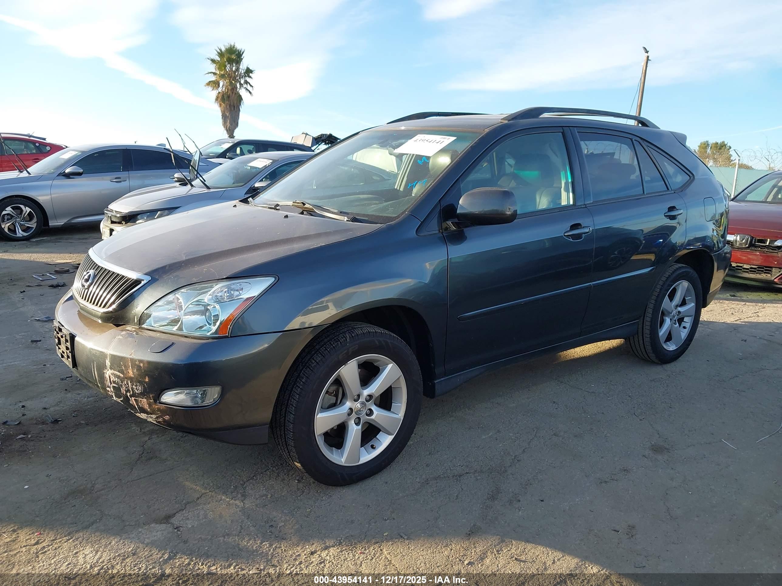 LEXUS RX image 2