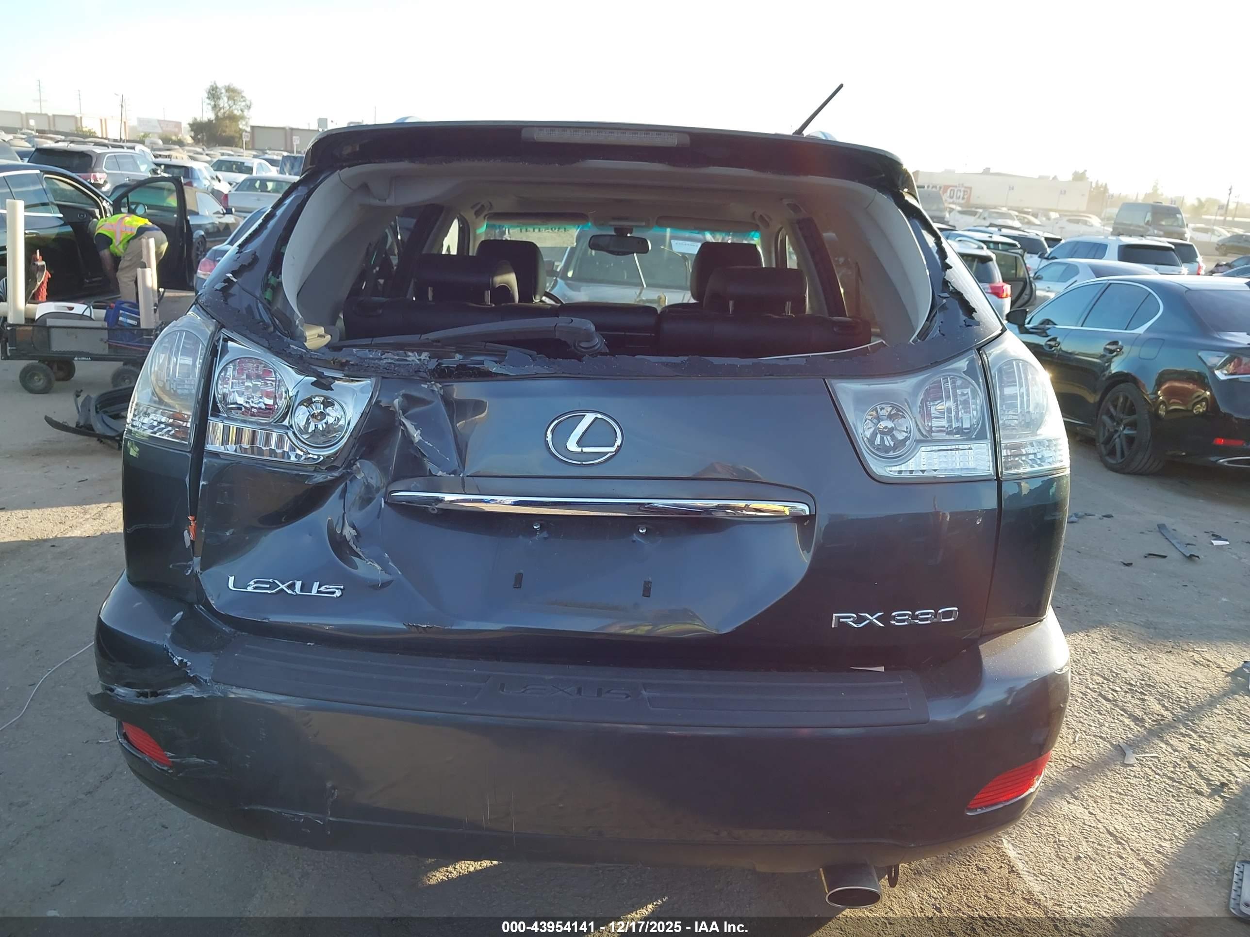 LEXUS RX image 6