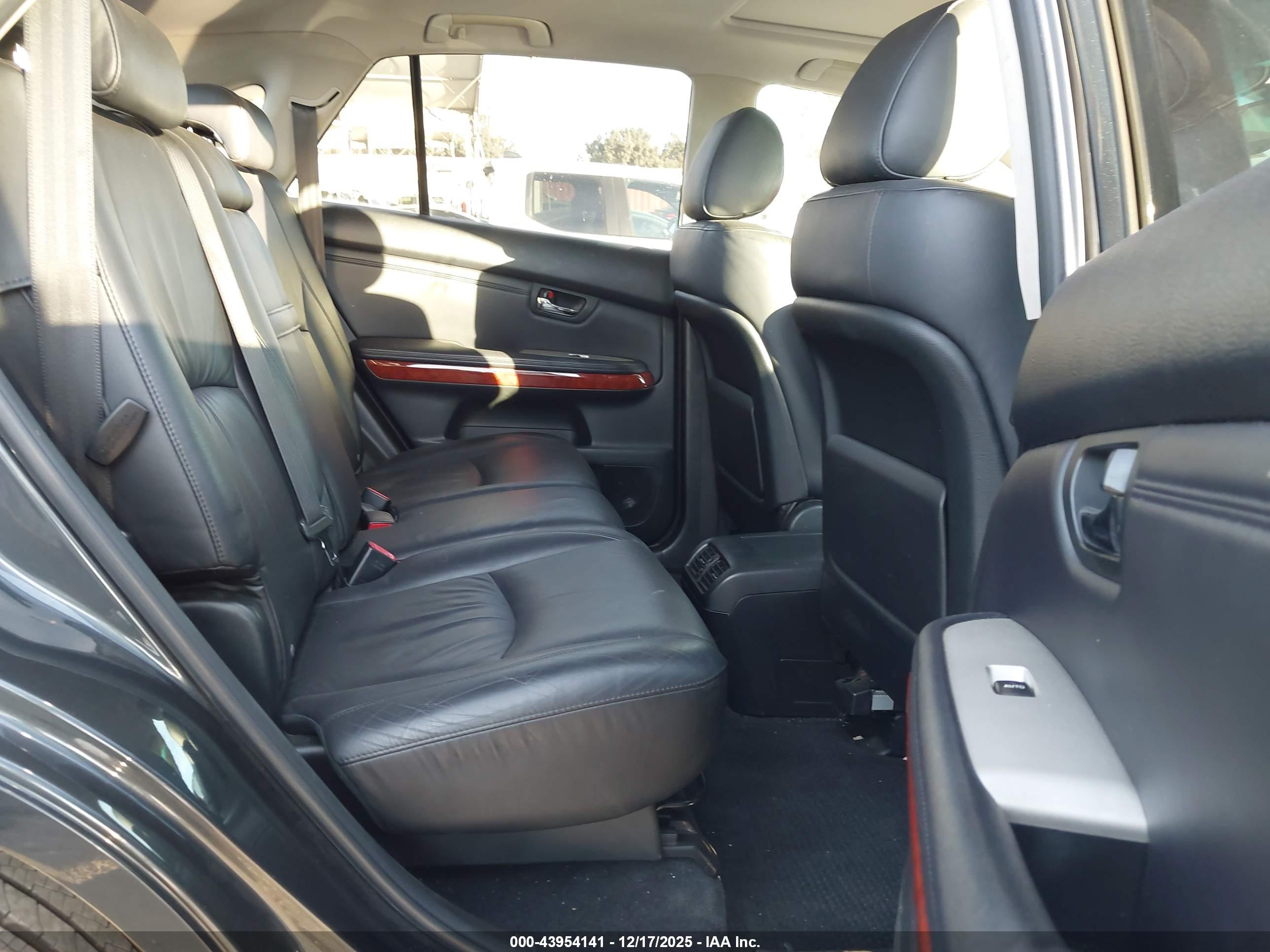 LEXUS RX image 8