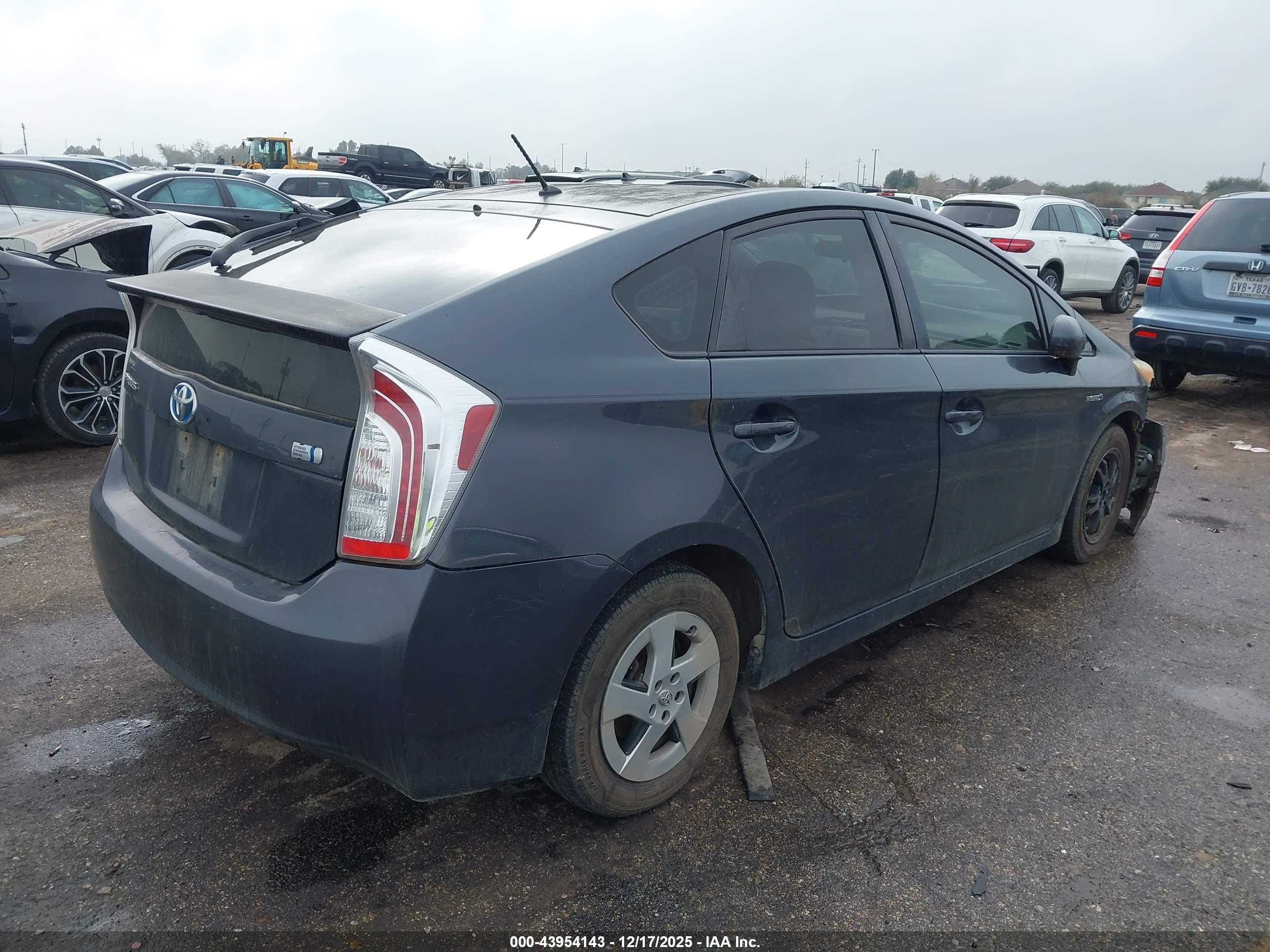 TOYOTA PRIUS image 4