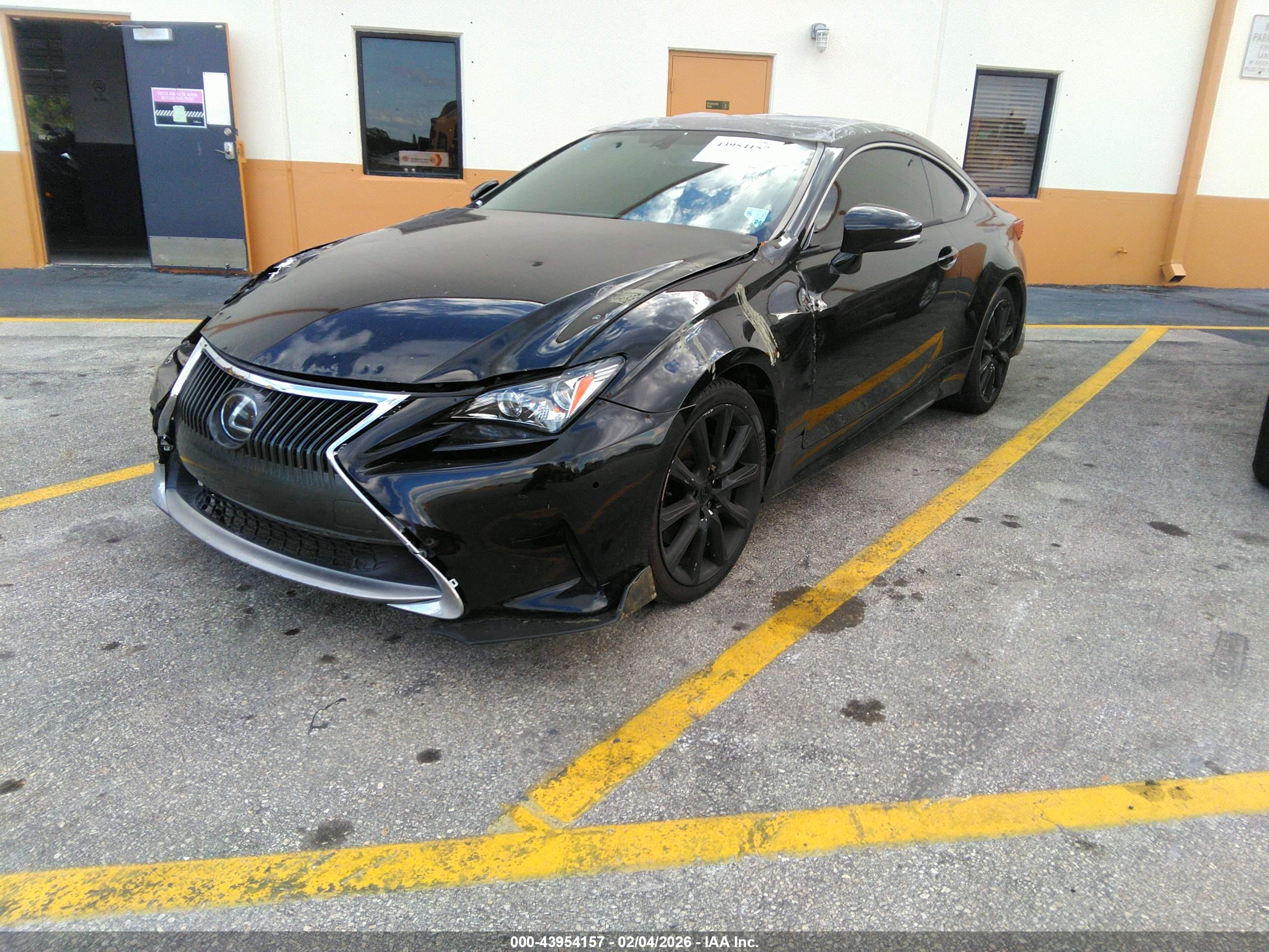 LEXUS RC image 2