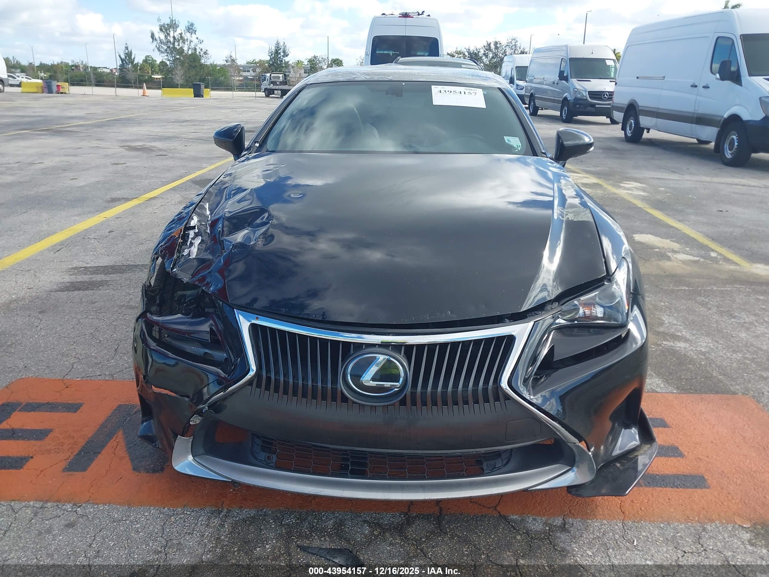 LEXUS RC image 6