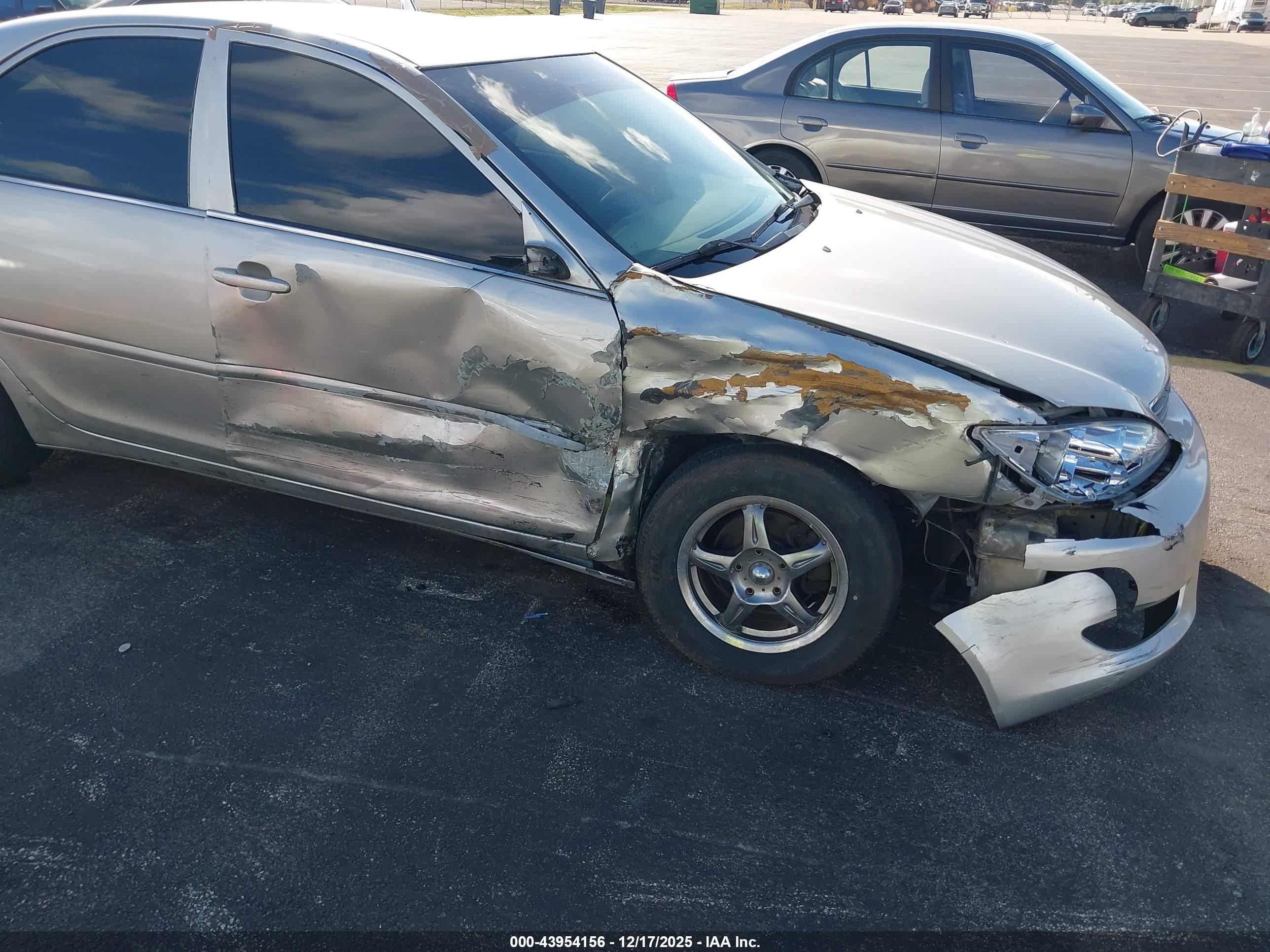 TOYOTA CAMRY image 6