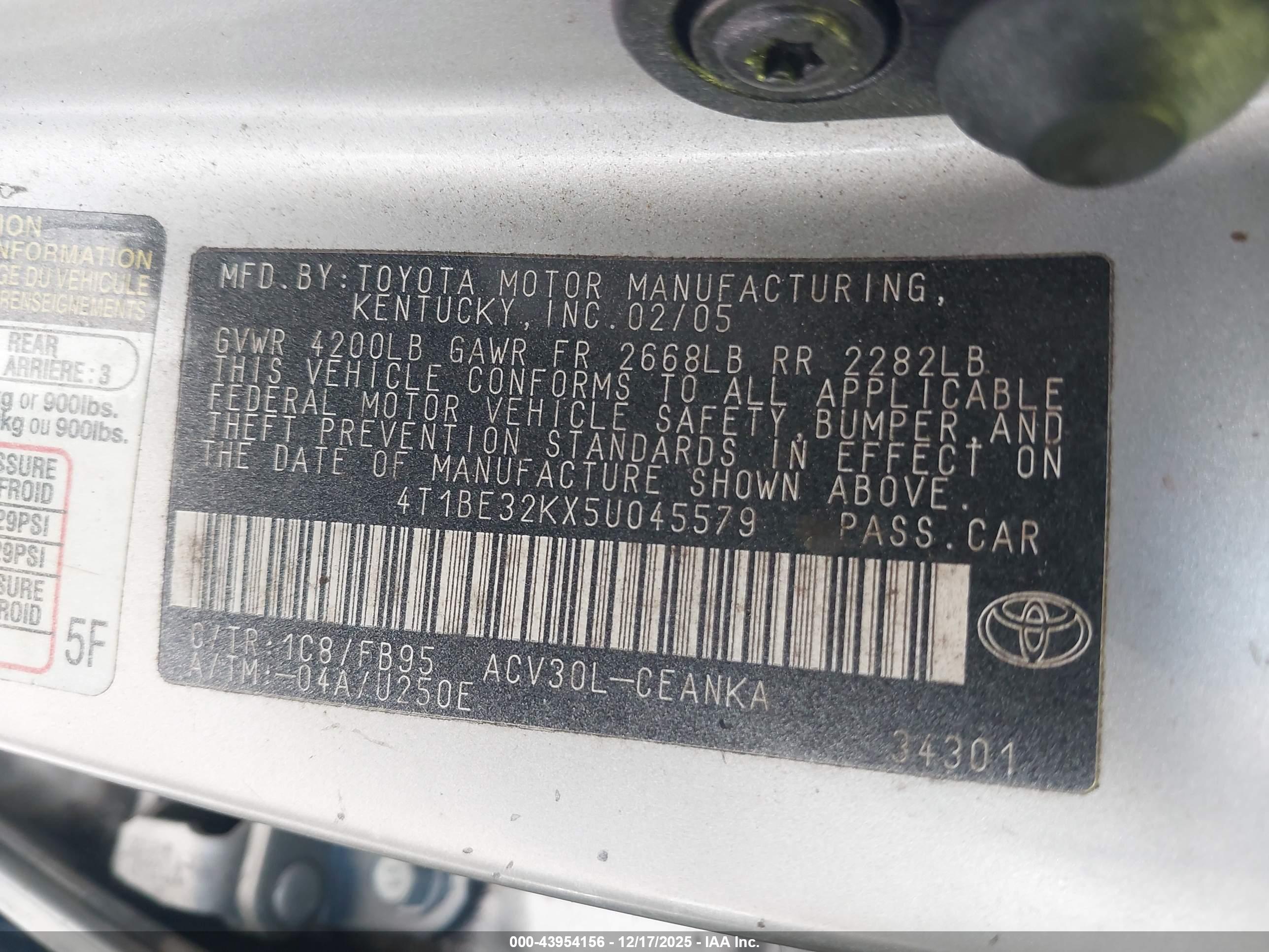 TOYOTA CAMRY image 9