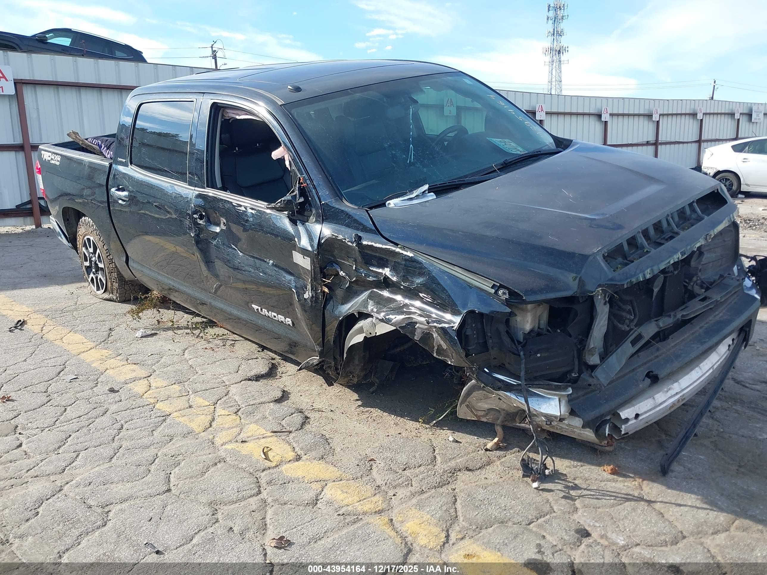 TOYOTA TUNDRA image 6