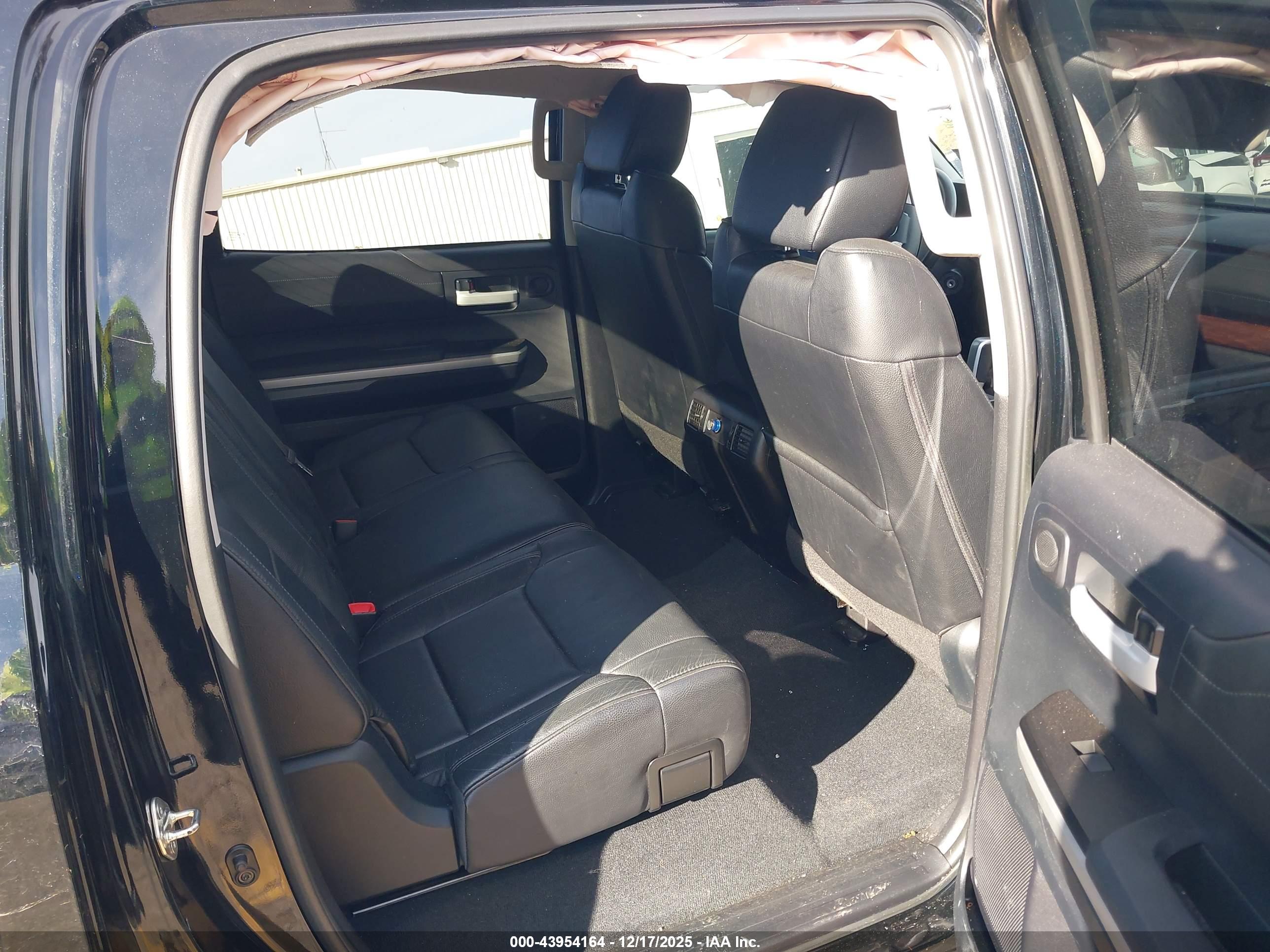 TOYOTA TUNDRA image 8