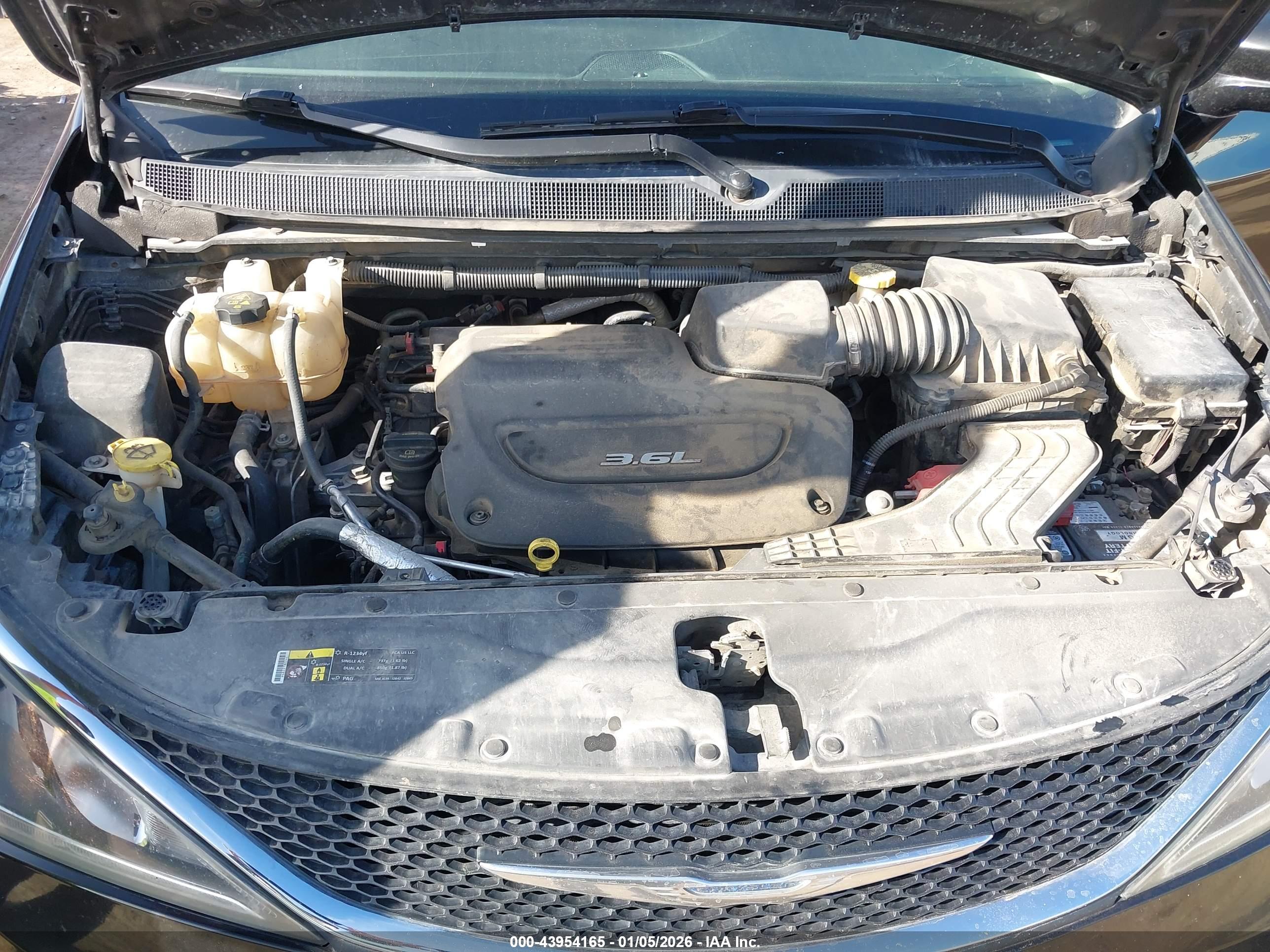 CHRYSLER PACIFICA image 10