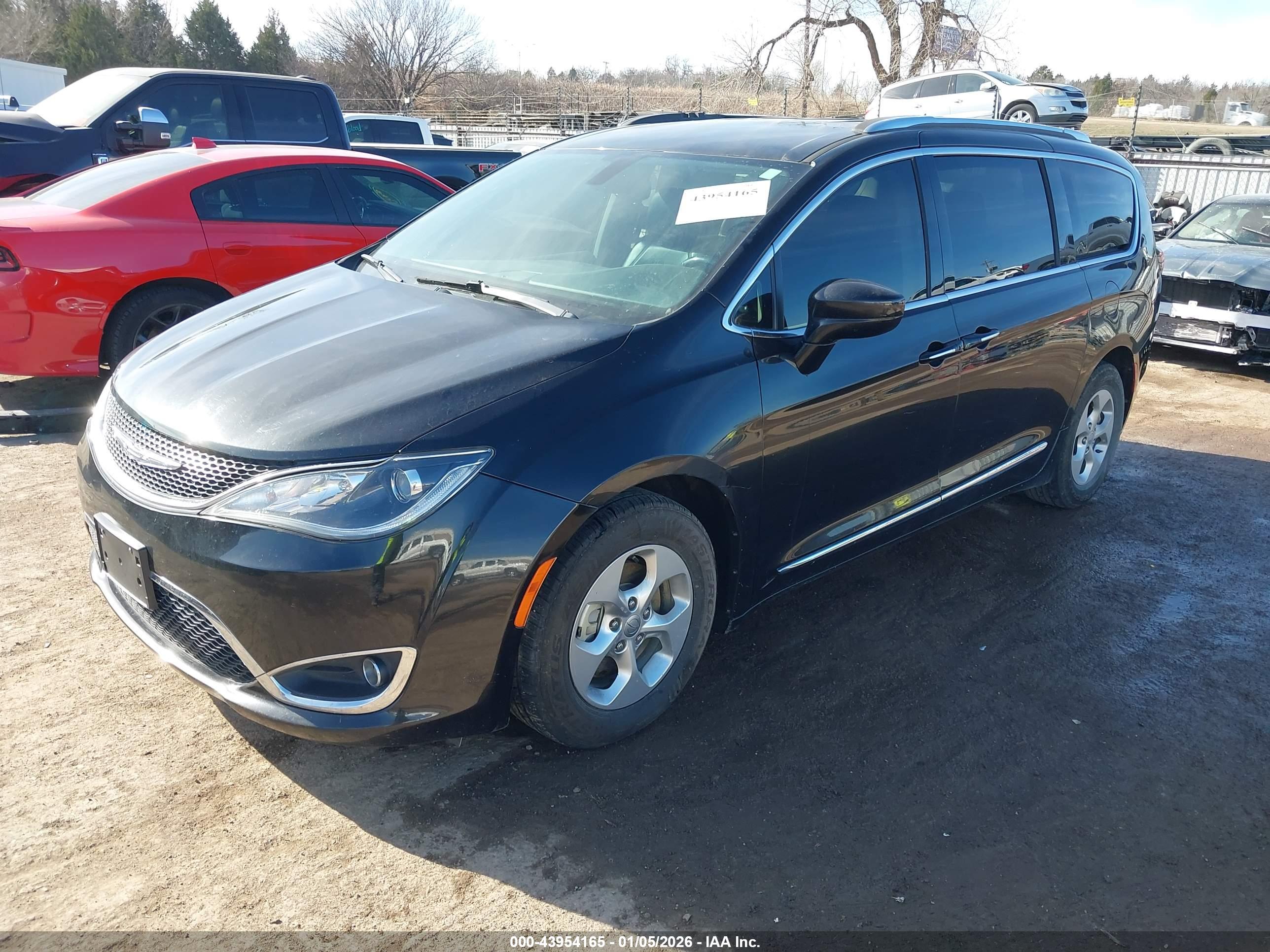 CHRYSLER PACIFICA image 2