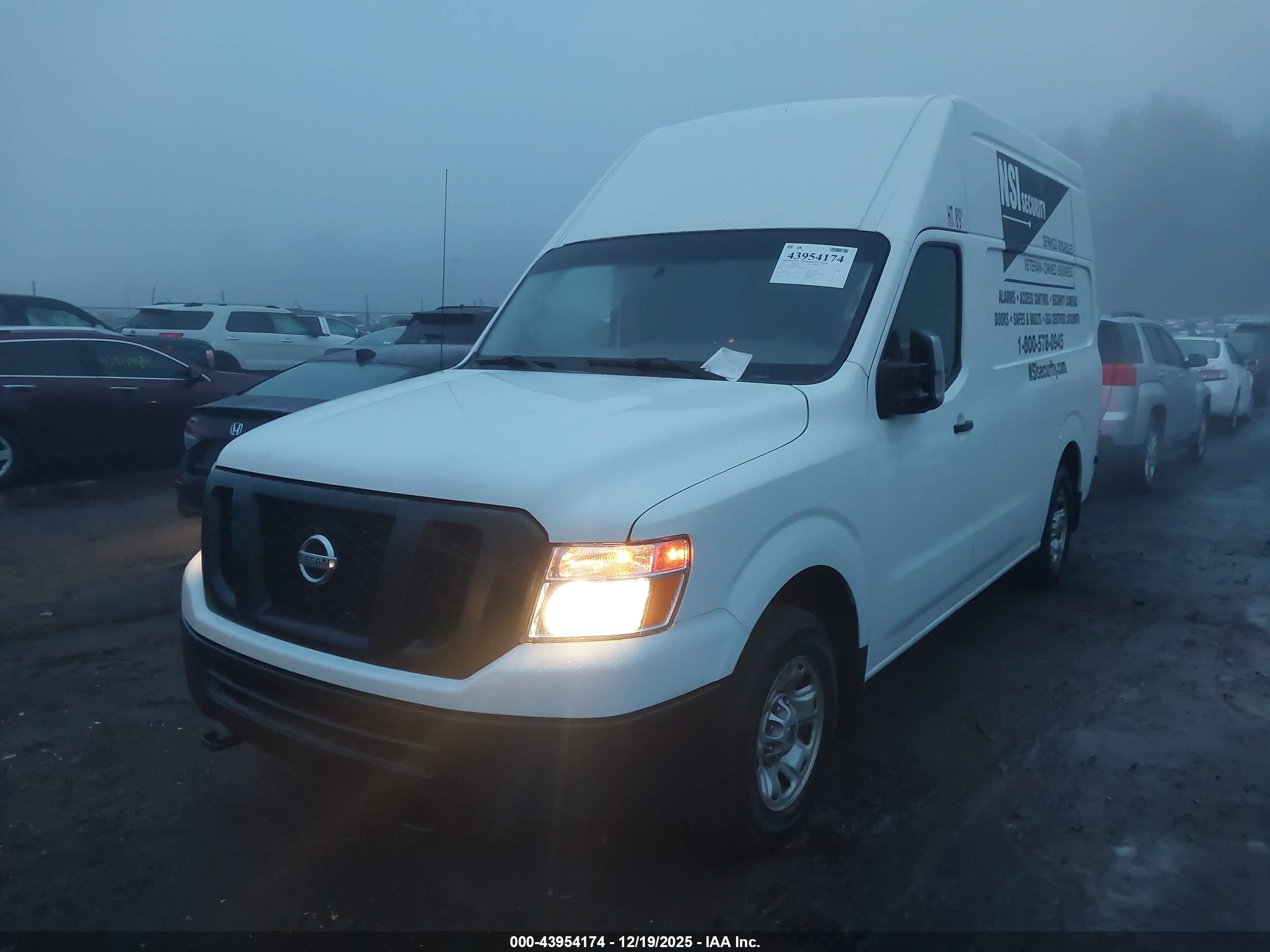 NISSAN NV image 2