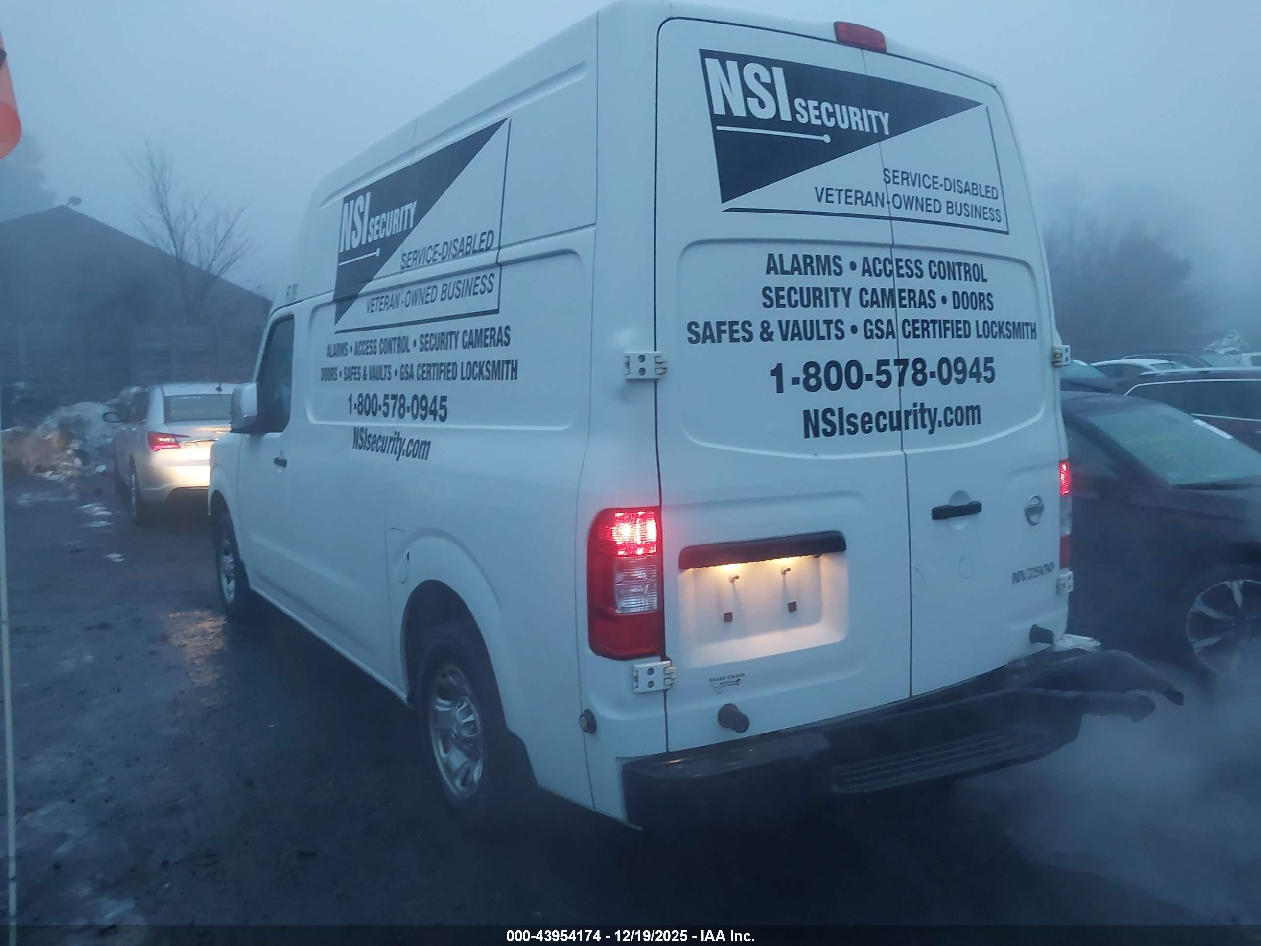 NISSAN NV image 3