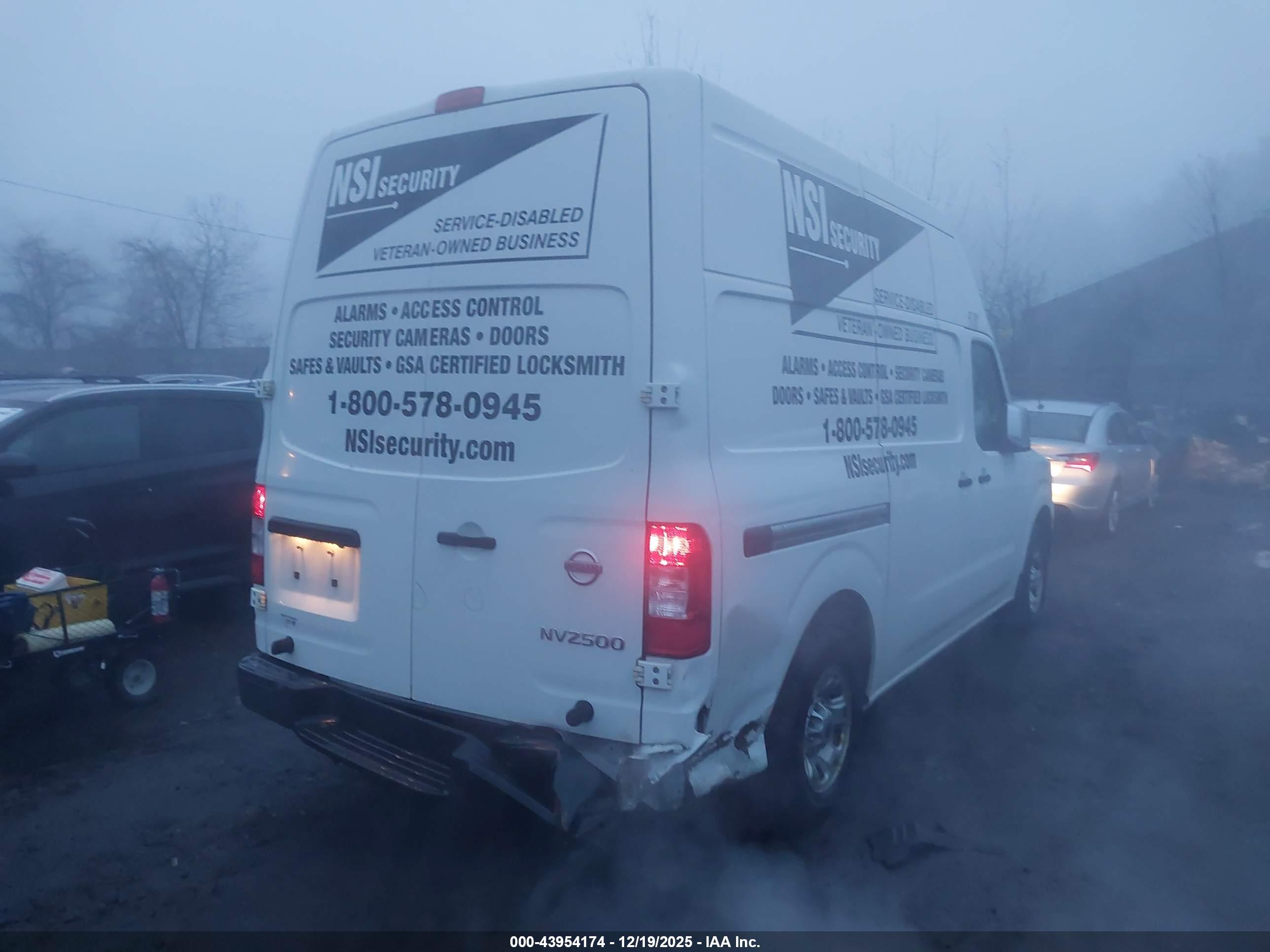 NISSAN NV image 4