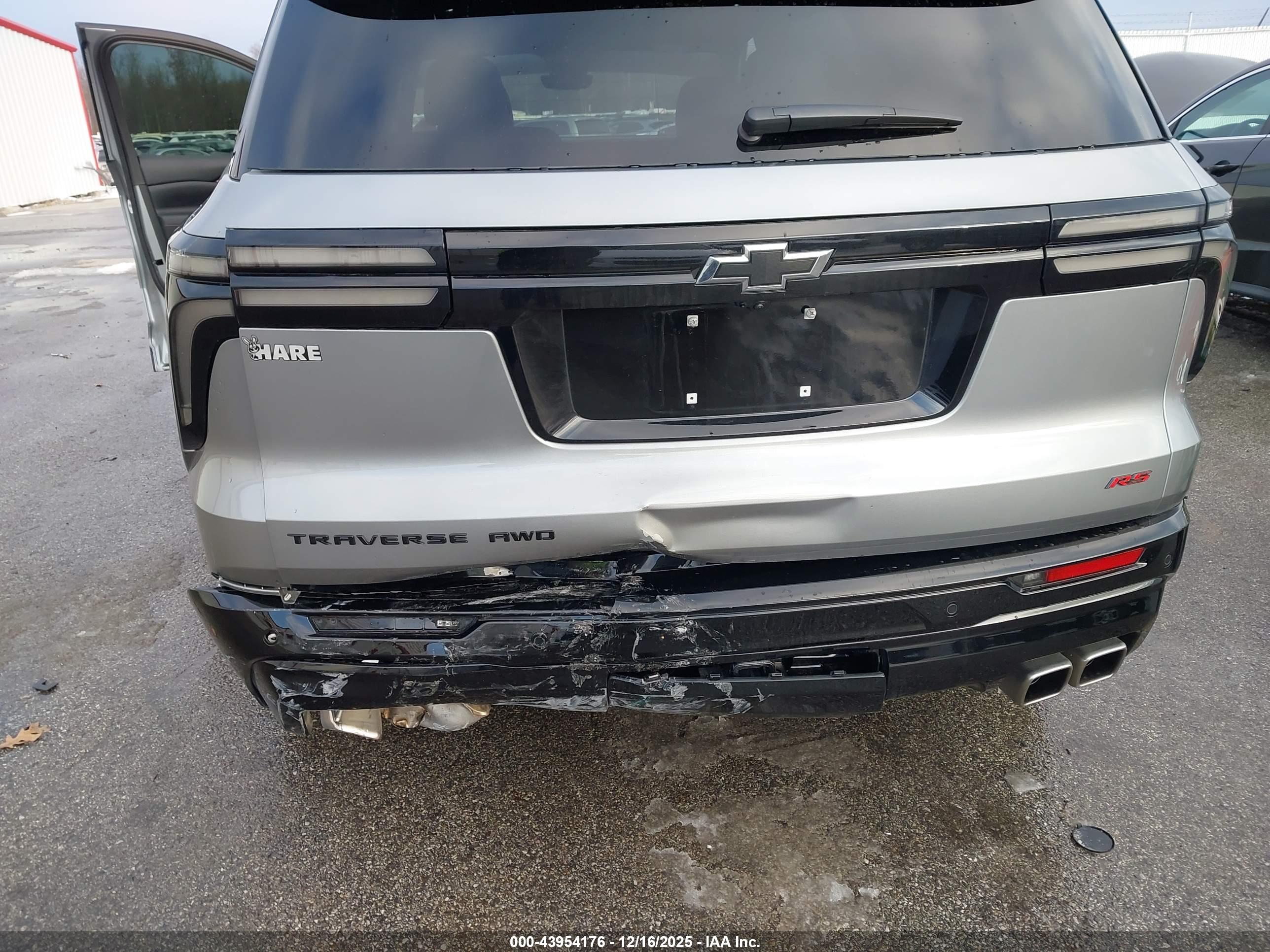 CHEVROLET TRAVERSE image 6