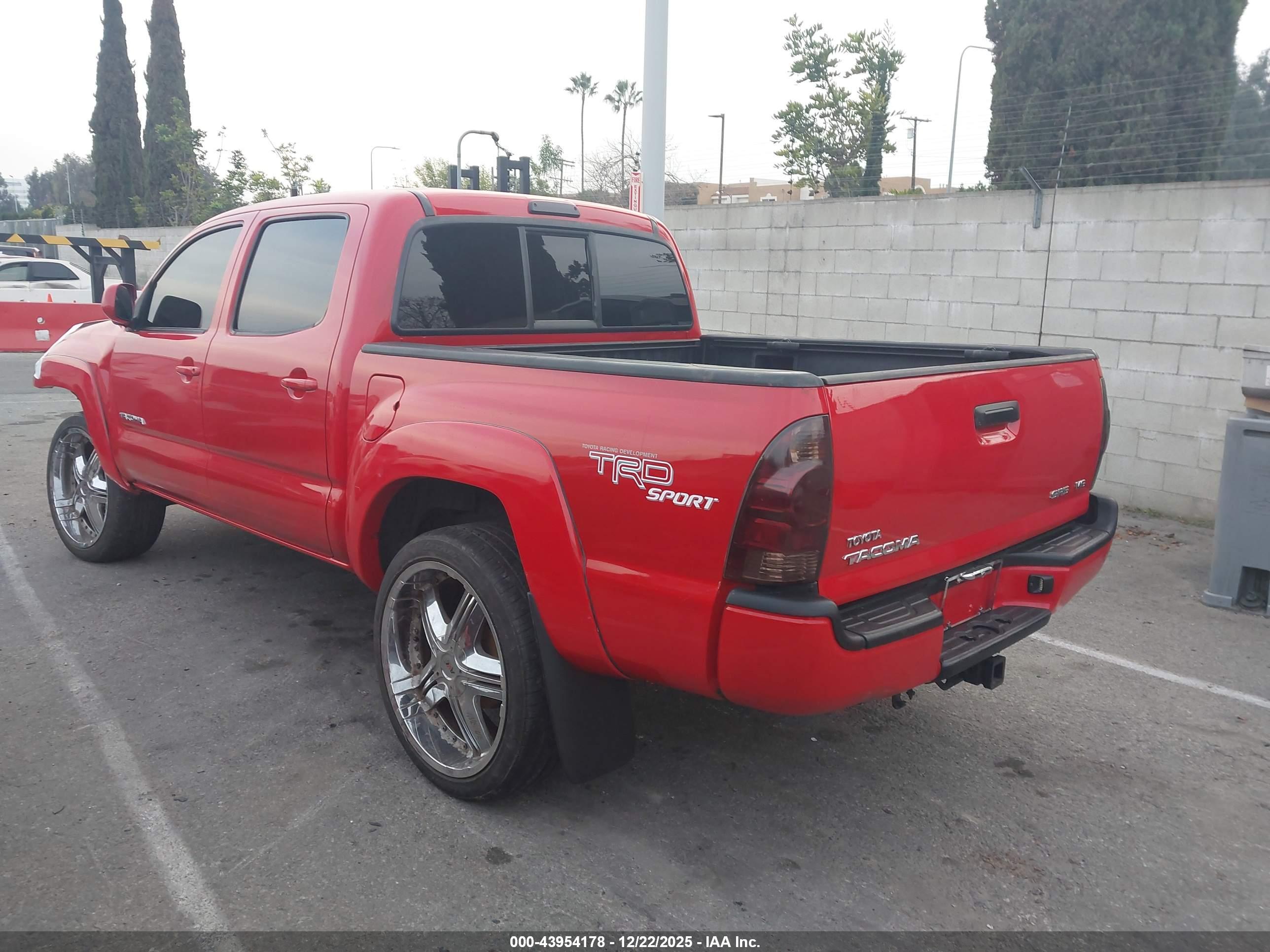 TOYOTA TACOMA image 3