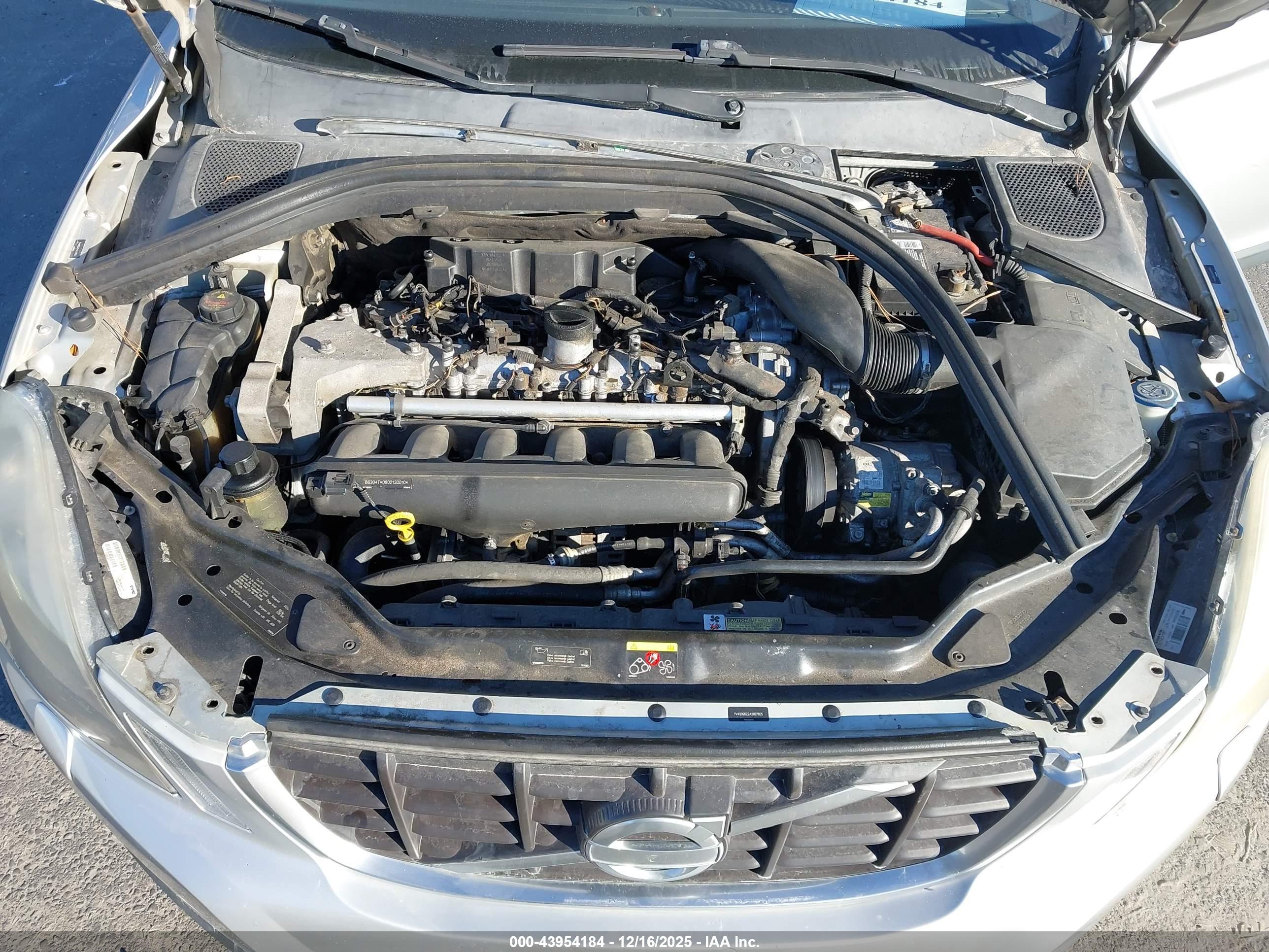 VOLVO XC60 image 10