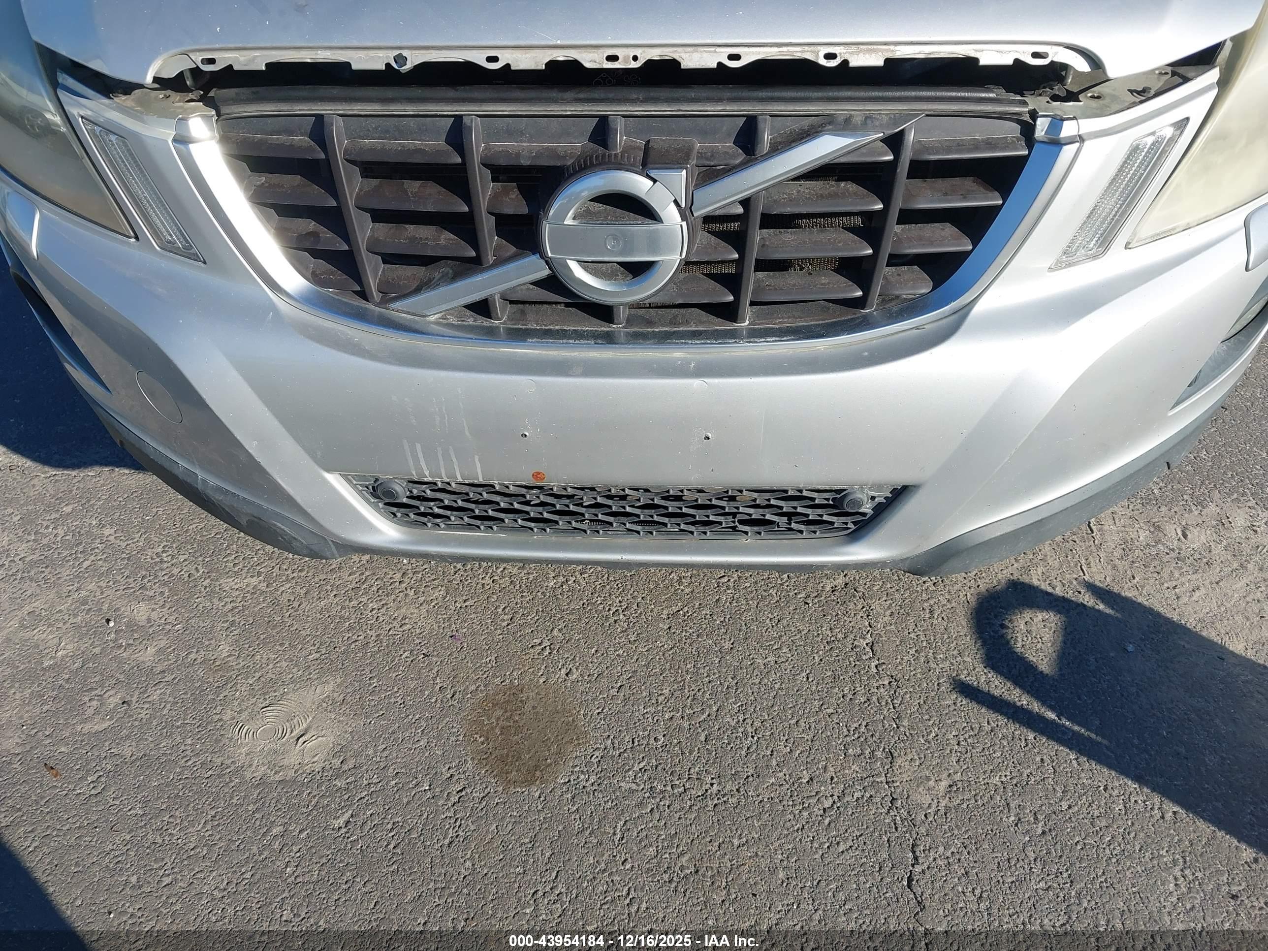 VOLVO XC60 image 6