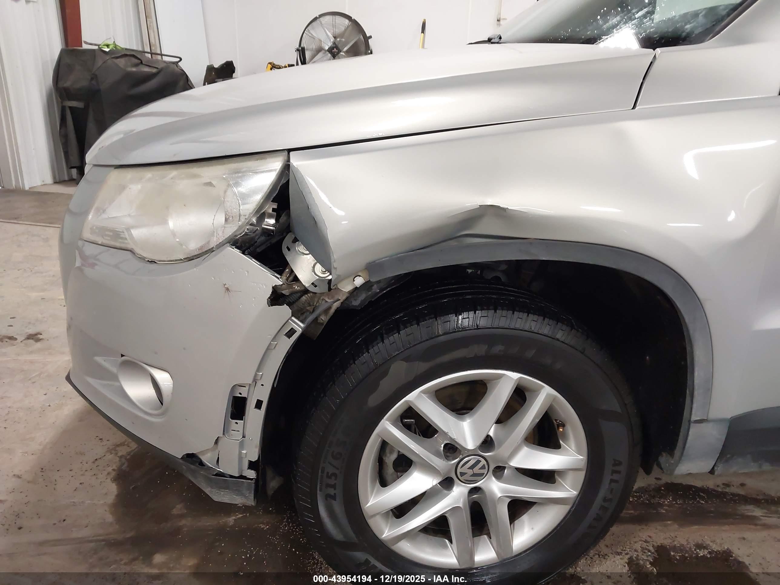 VOLKSWAGEN TIGUAN image 6