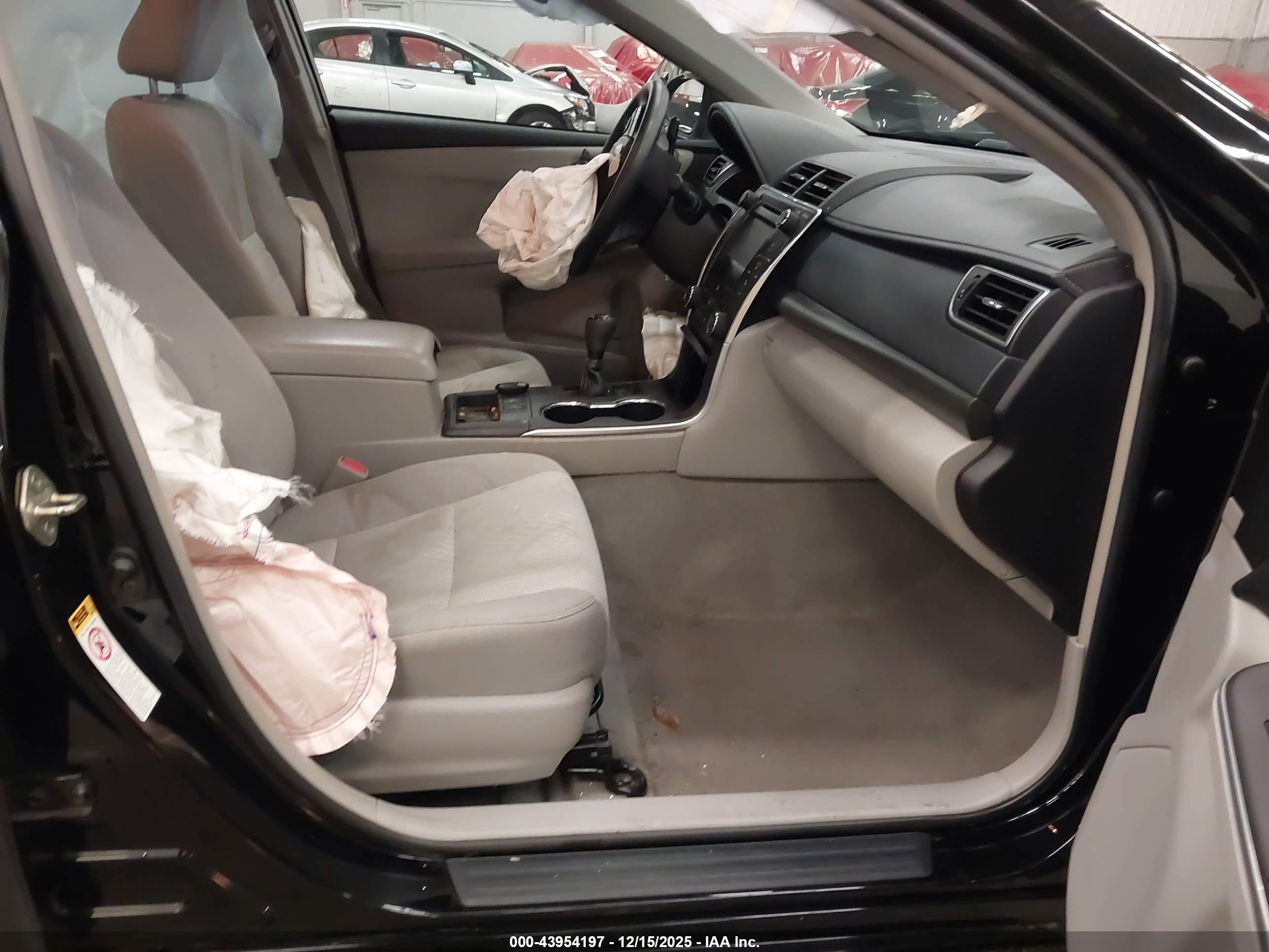 TOYOTA CAMRY image 5