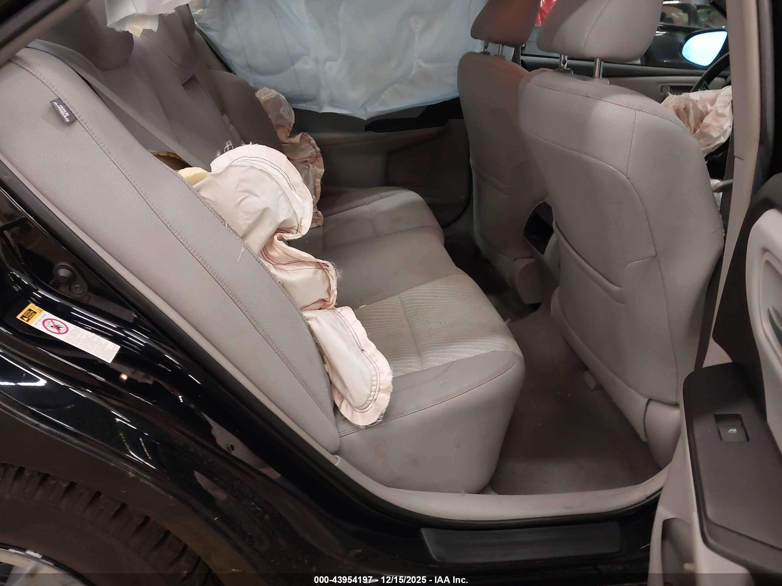 TOYOTA CAMRY image 8