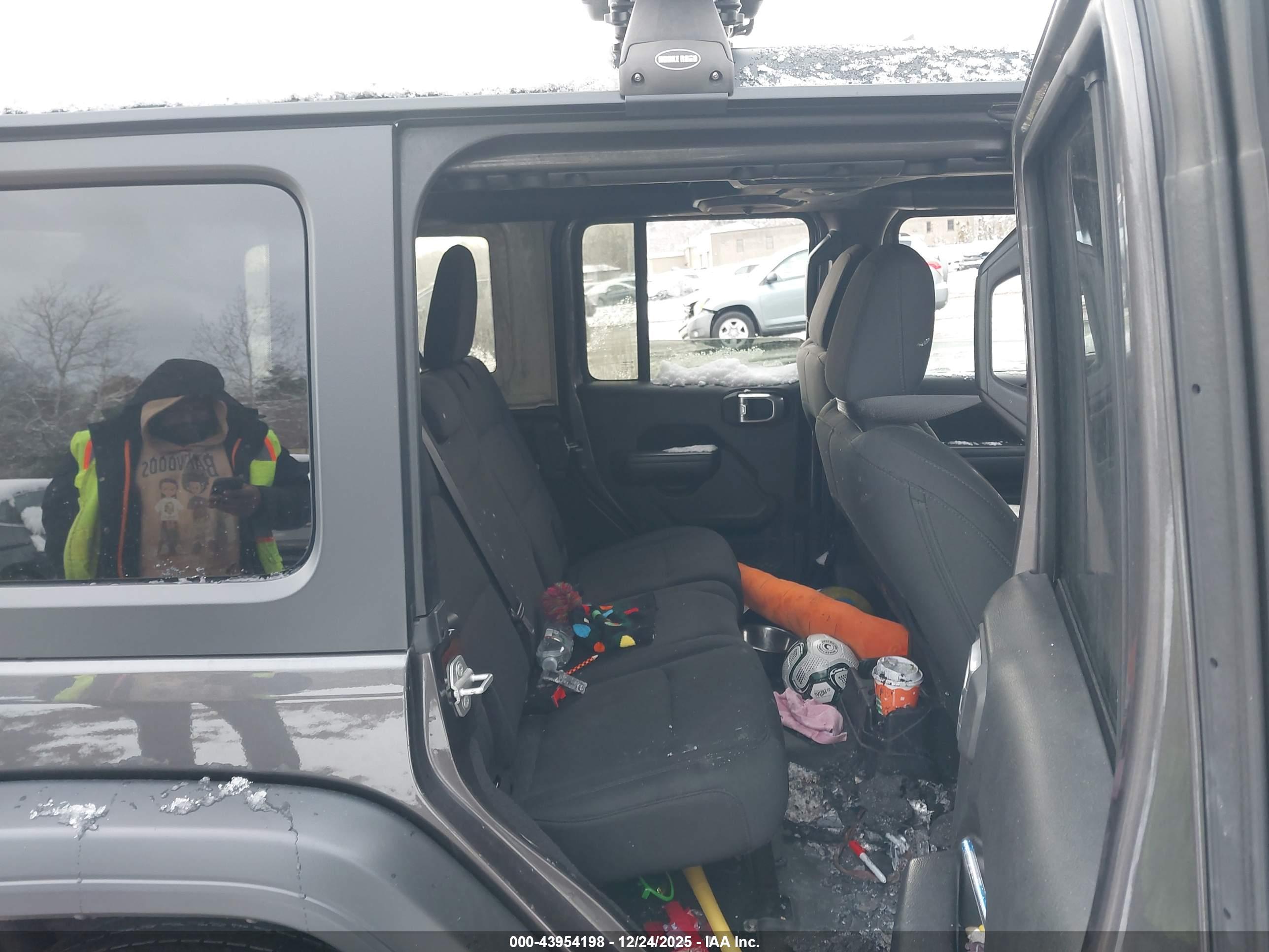 JEEP WRANGLER image 8